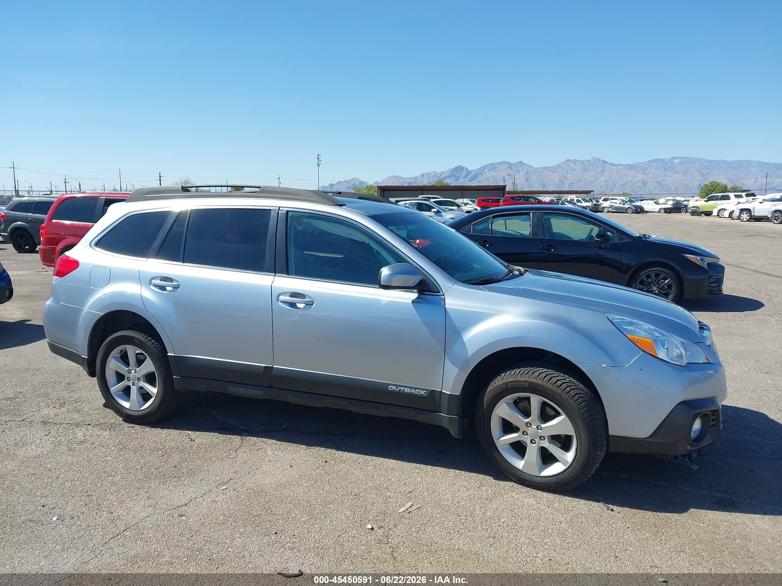 2013 Subaru Outback 2.5i Premium Silver vin: 4S4BRCGC5D3310600