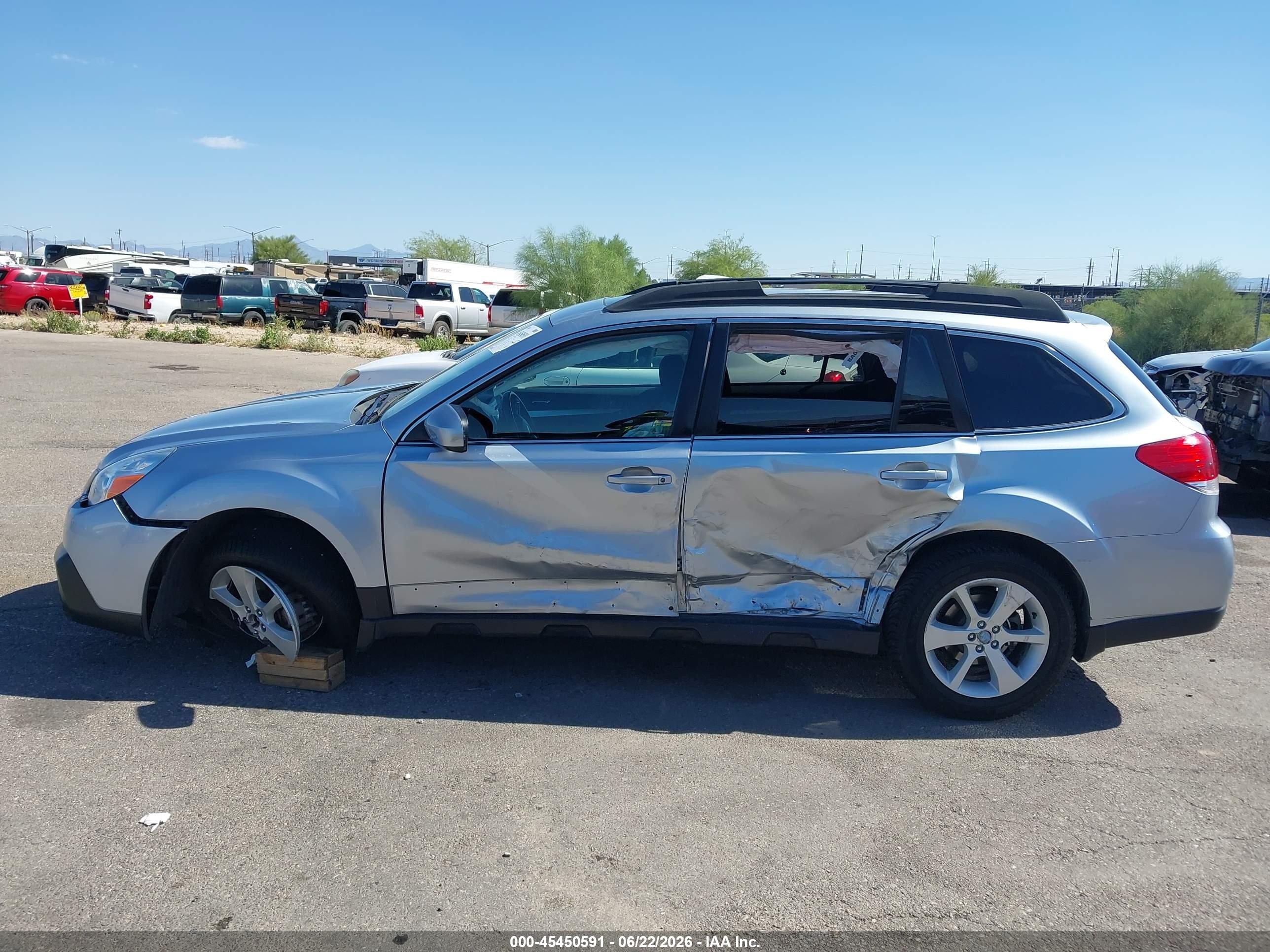 2013 Subaru Outback 2.5i Premium Silver vin: 4S4BRCGC5D3310600