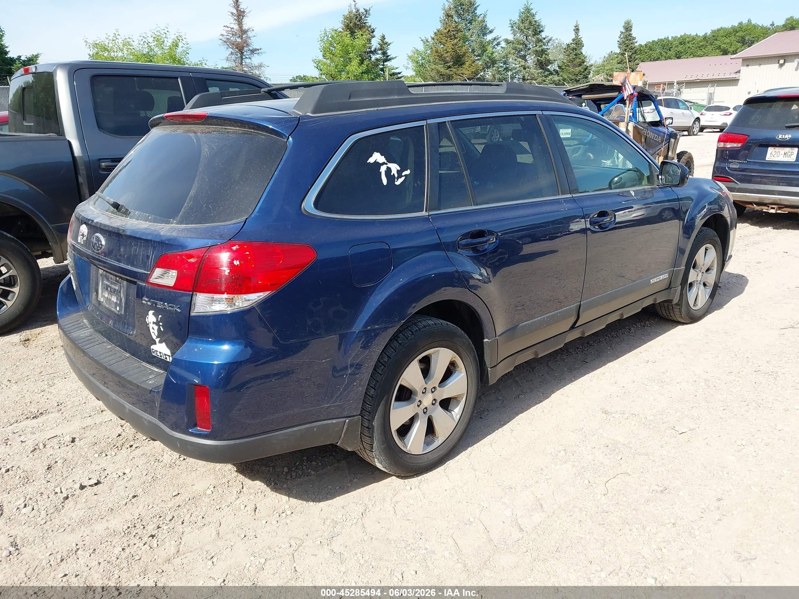 2011 Subaru Outback 2.5i Premium Blue vin: 4S4BRCGC6B3327421