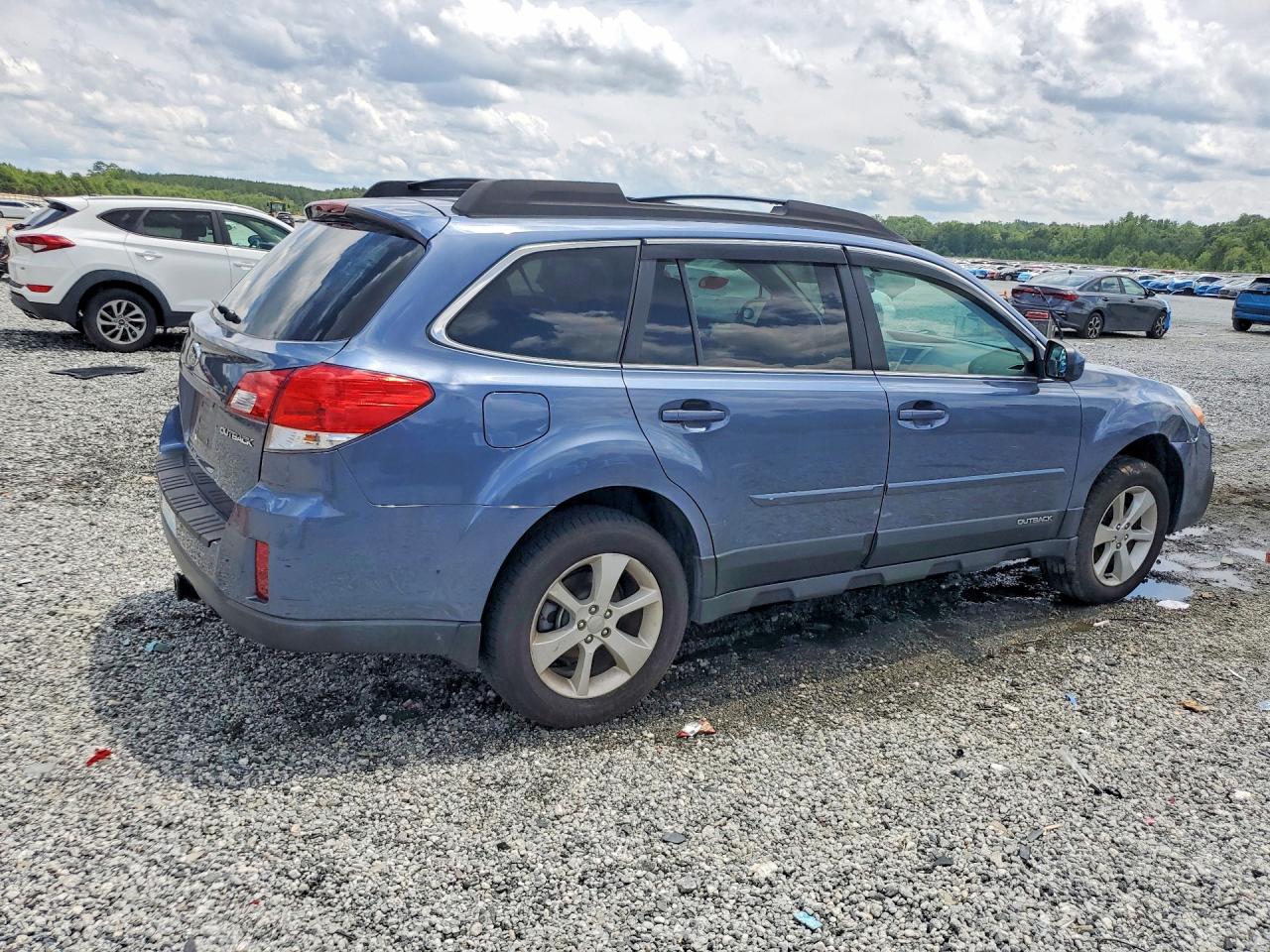 2013 Subaru Outback 2.5i Premium Blue vin: 4S4BRCGC6D3201577