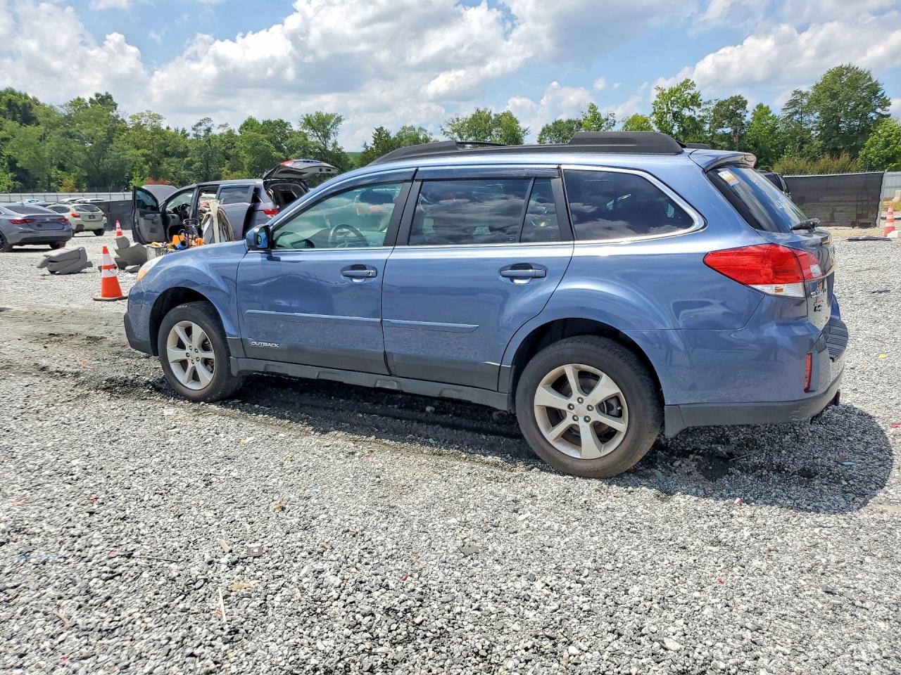 2013 Subaru Outback 2.5i Premium Blue vin: 4S4BRCGC6D3201577