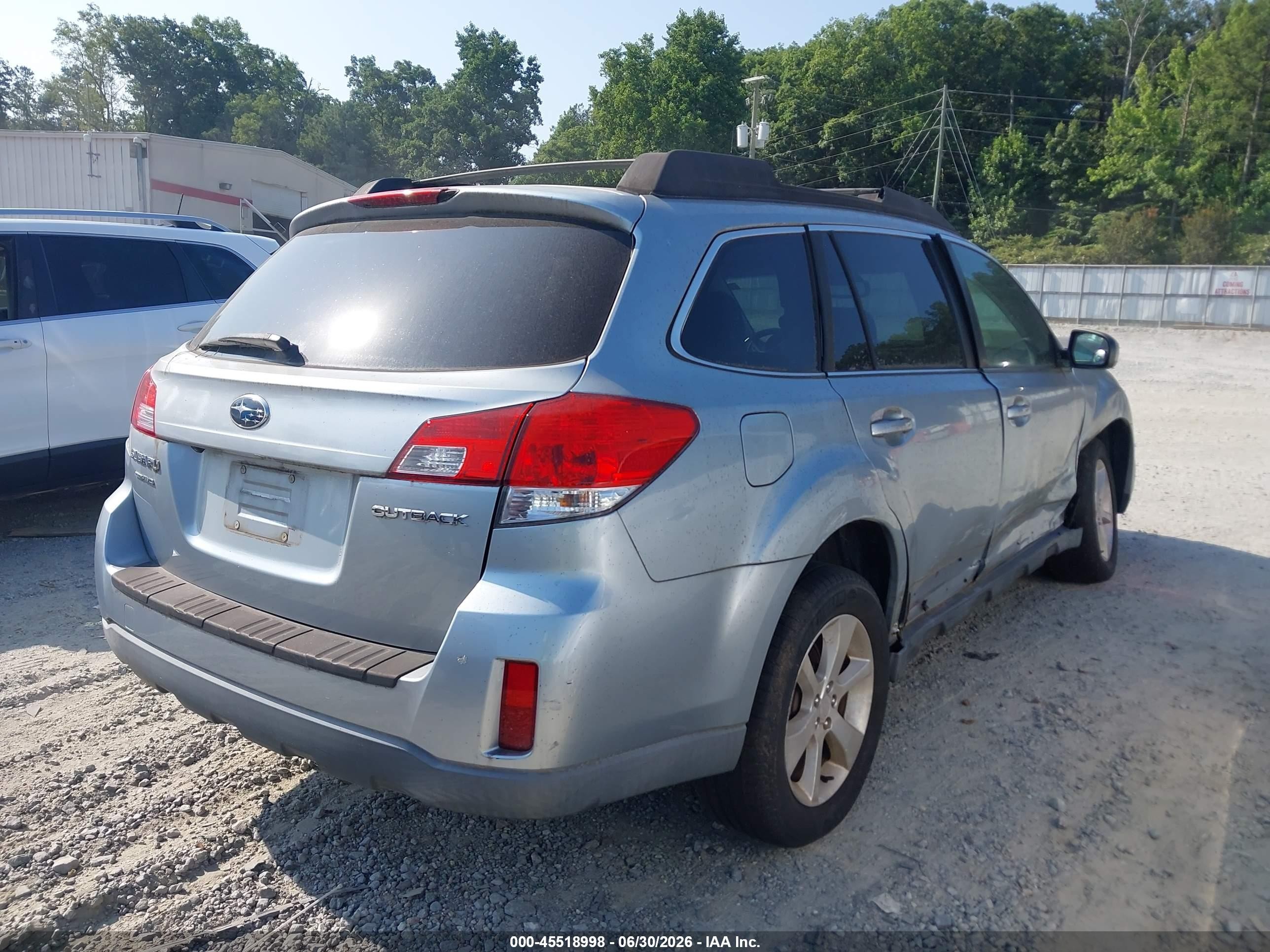 2013 Subaru Outback 2.5i Premium Silver vin: 4S4BRCGC6D3299929
