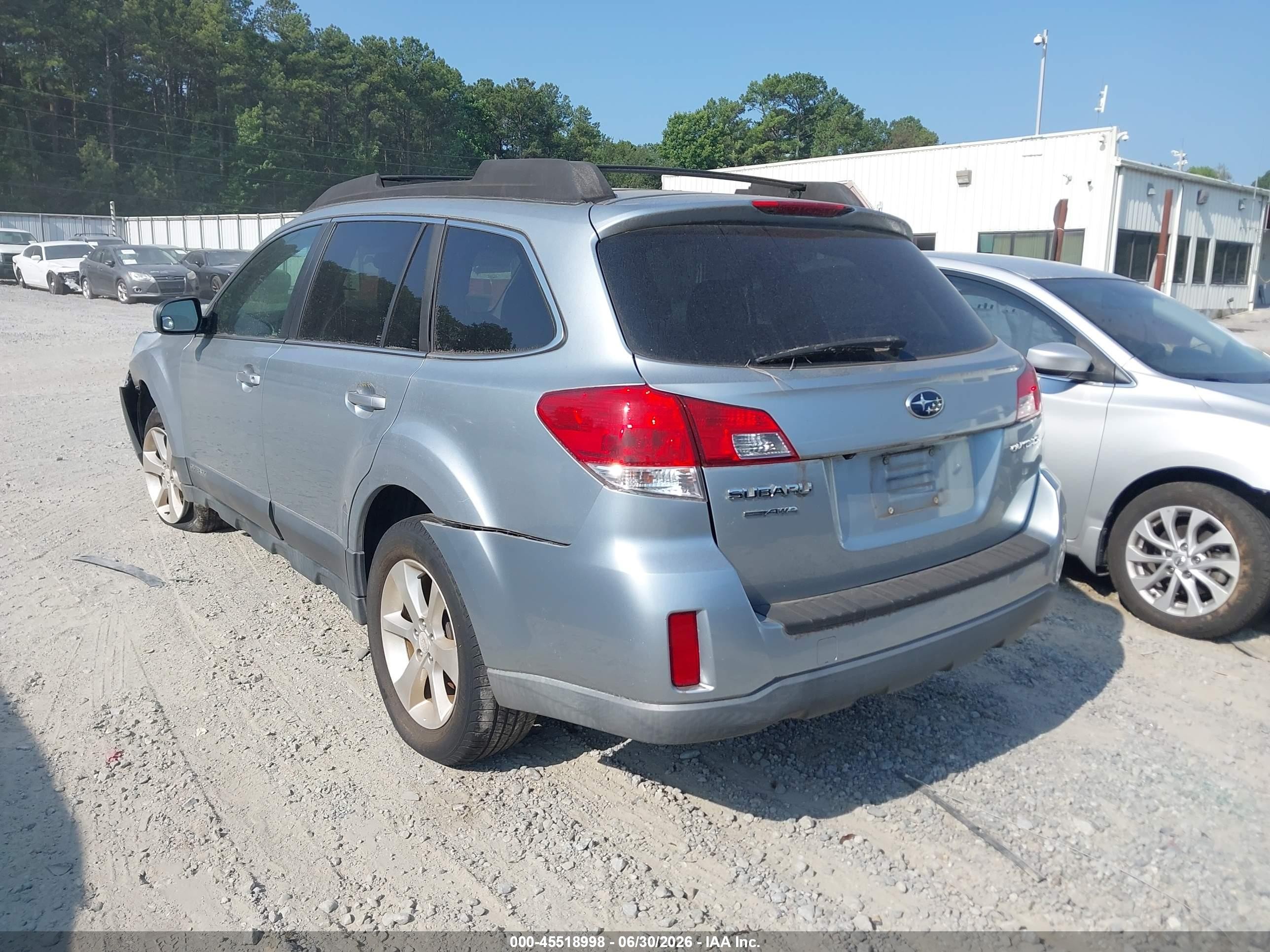 2013 Subaru Outback 2.5i Premium Silver vin: 4S4BRCGC6D3299929