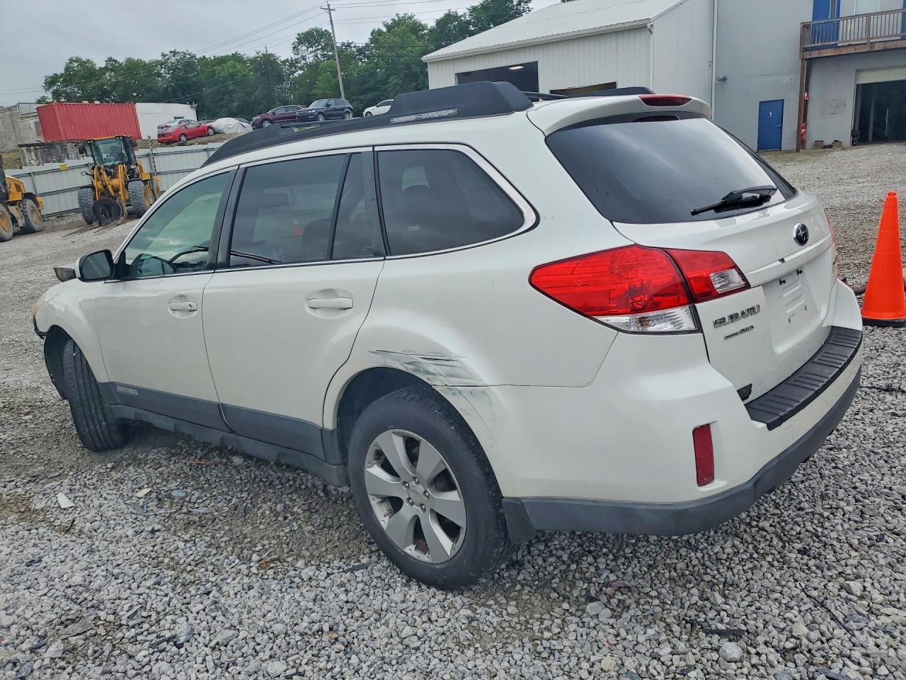 2010 Subaru Outback 2.5i Premium White vin: 4S4BRCGC7A3344386
