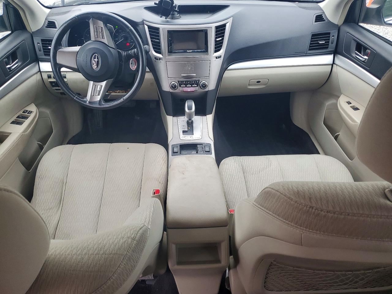 2010 Subaru Outback 2.5i Premium White vin: 4S4BRCGC7A3344386