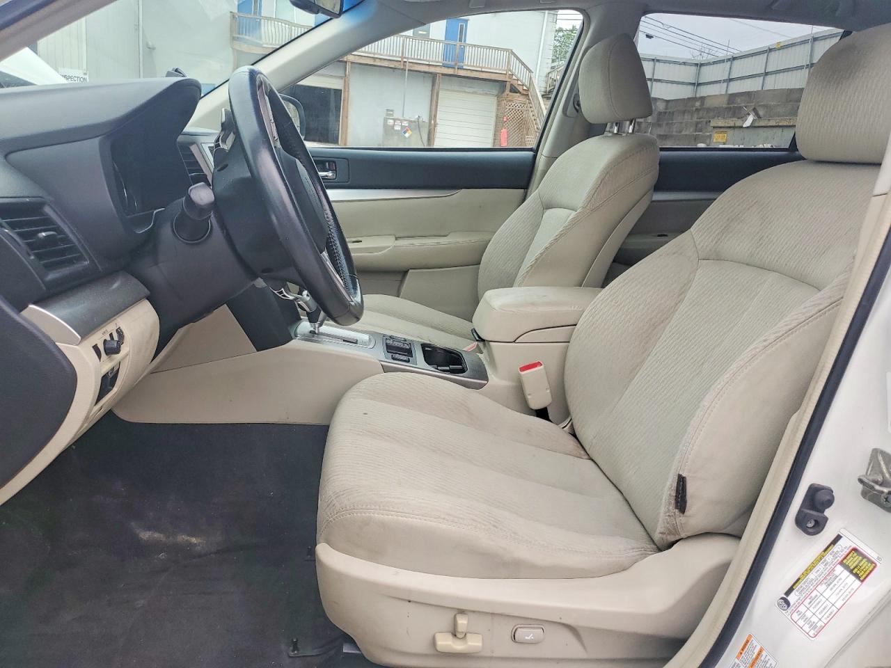 2010 Subaru Outback 2.5i Premium White vin: 4S4BRCGC7A3344386