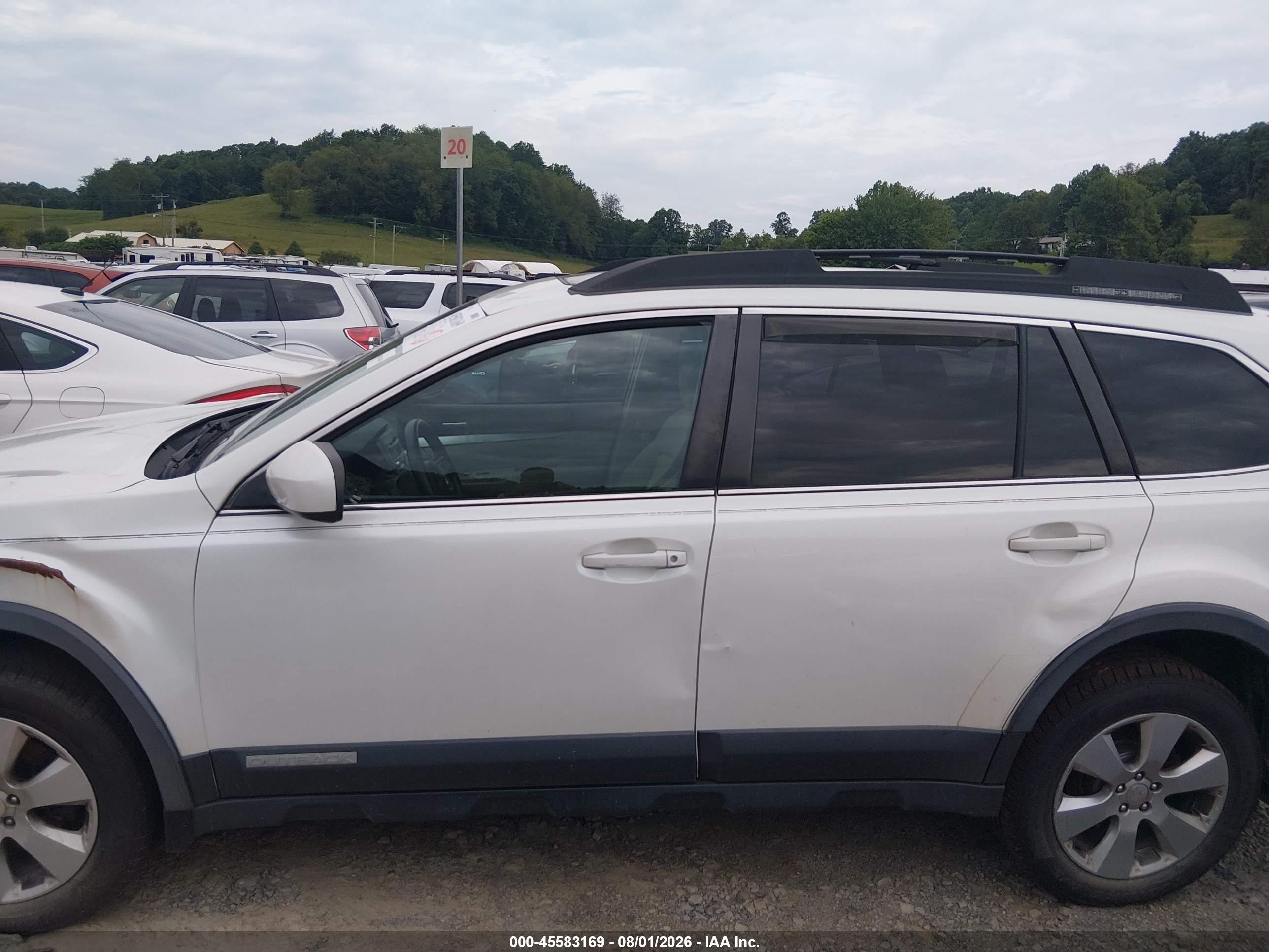 2011 Subaru Outback 2.5i Premium White vin: 4S4BRCGC7B3374618