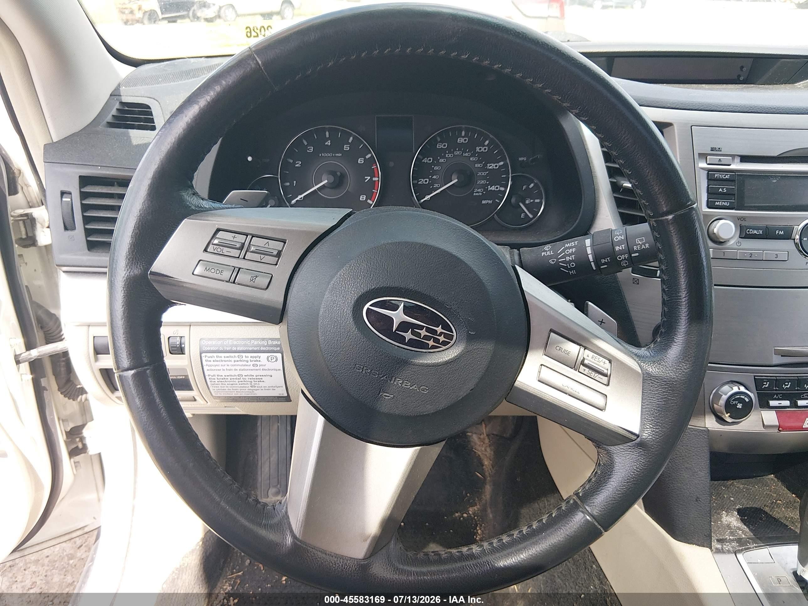 2011 Subaru Outback 2.5i Premium White vin: 4S4BRCGC7B3374618
