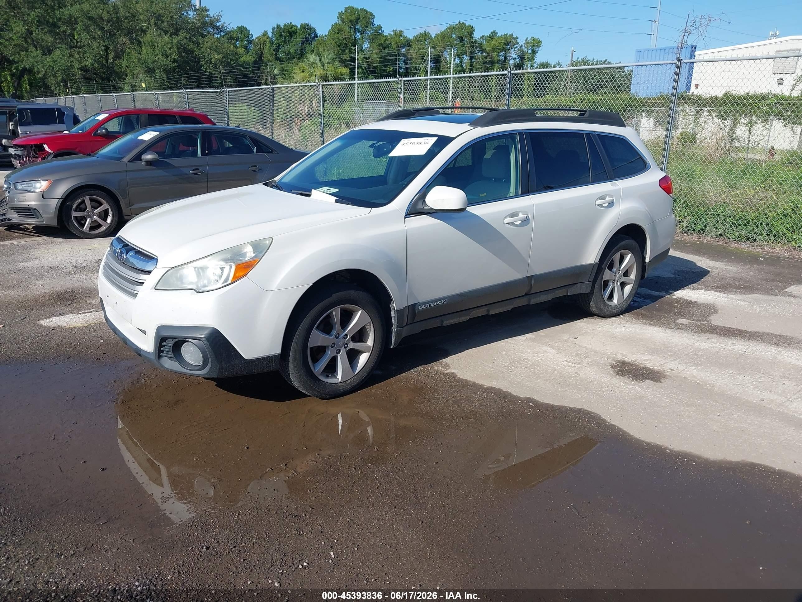 2013 Subaru Outback 2.5i Premium Белый vin: 4S4BRCGC7D3203323