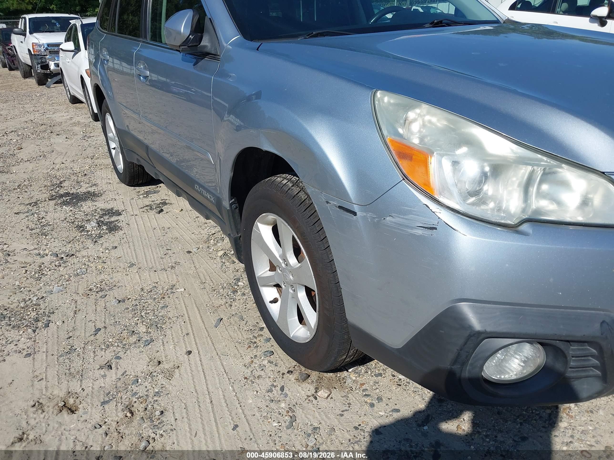 2013 Subaru Outback 2.5i Premium Silver vin: 4S4BRCGC7D3261934