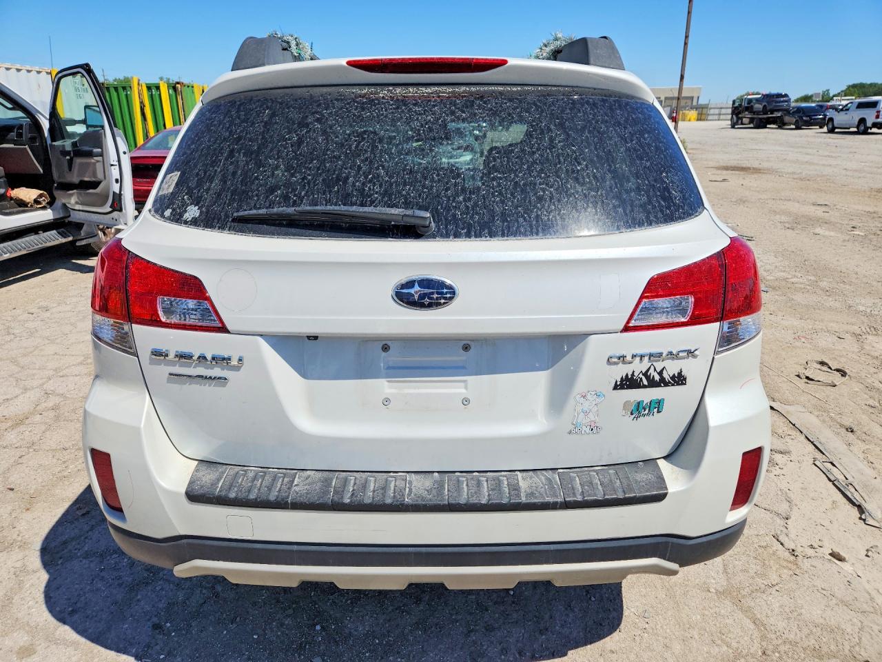 2012 Subaru Outback 2.5i Premium Белый vin: 4S4BRCGC8C3240878