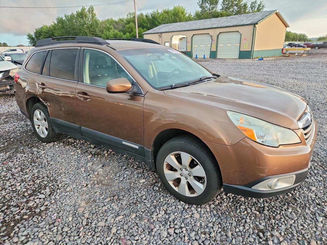 2012 Subaru Outback 2.5i Premium Brown vin: 4S4BRCGC8C3258636
