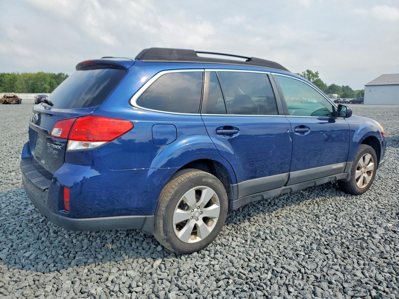 2011 Subaru Outback 2.5i Premium Blue vin: 4S4BRCGC9B3331608