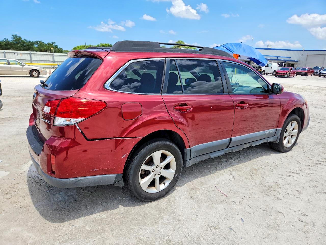 2013 Subaru Outback 2.5i Premium Red vin: 4S4BRCGCXD3279585