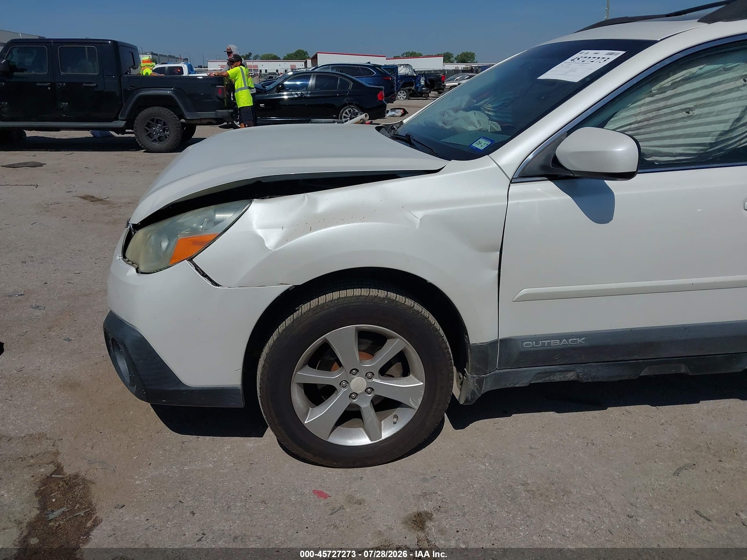 2013 Subaru Outback 2.5i Premium White vin: 4S4BRCGCXD3292403