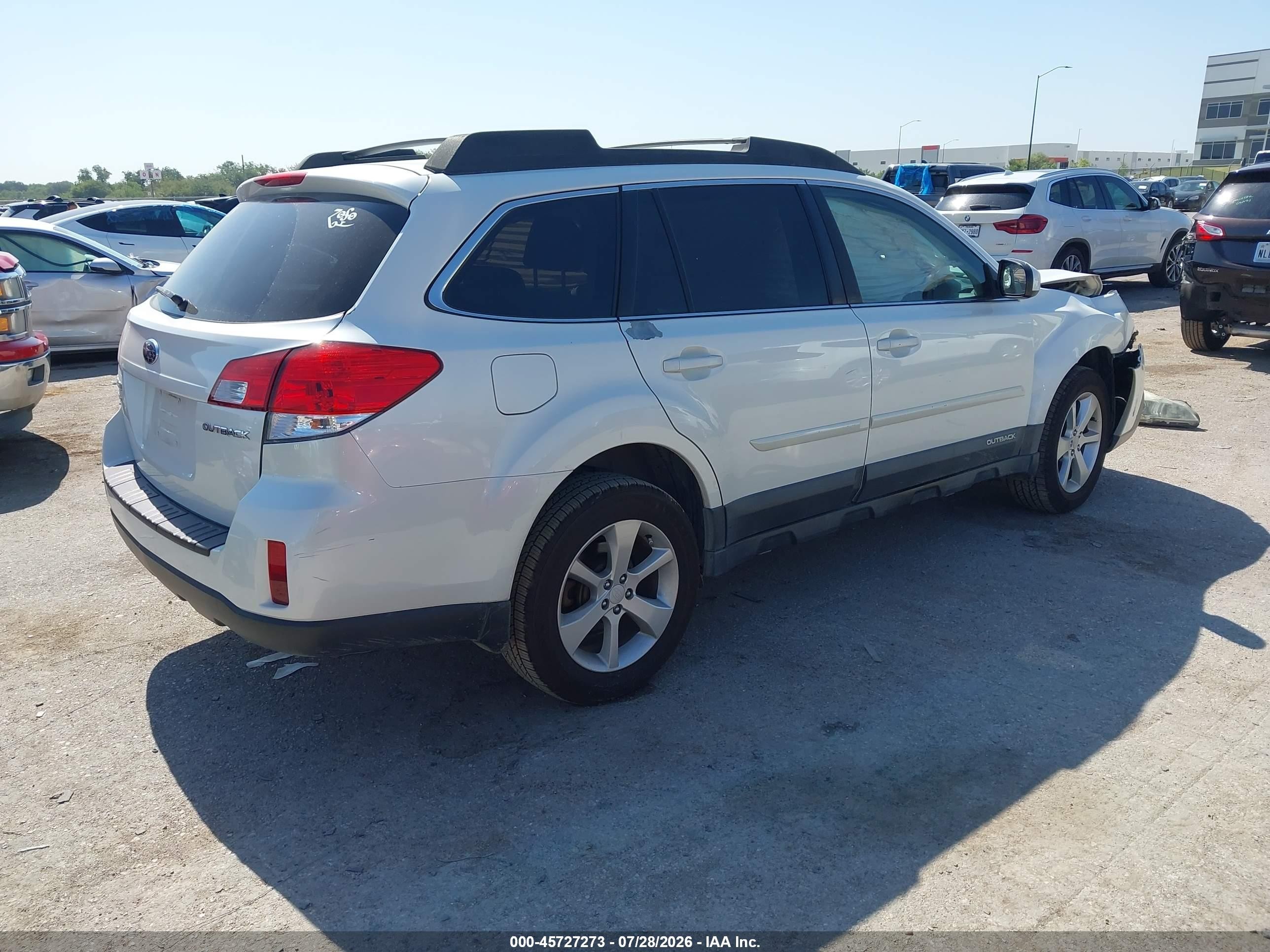 2013 Subaru Outback 2.5i Premium White vin: 4S4BRCGCXD3292403
