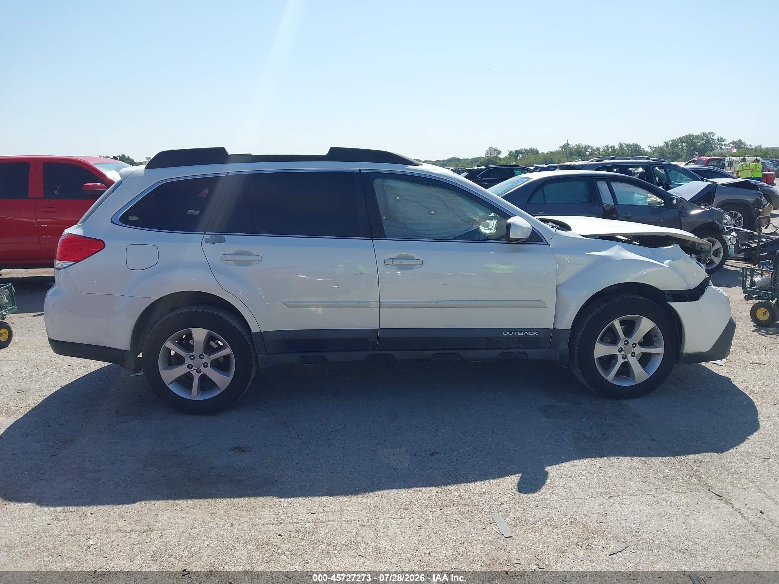 2013 Subaru Outback 2.5i Premium White vin: 4S4BRCGCXD3292403