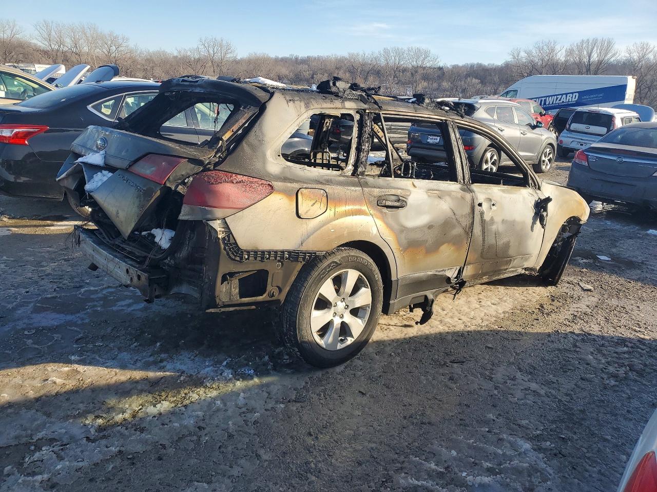 2011 Subaru Outback 2.5i Premium Burn vin: 4S4BRCHC4B3346807