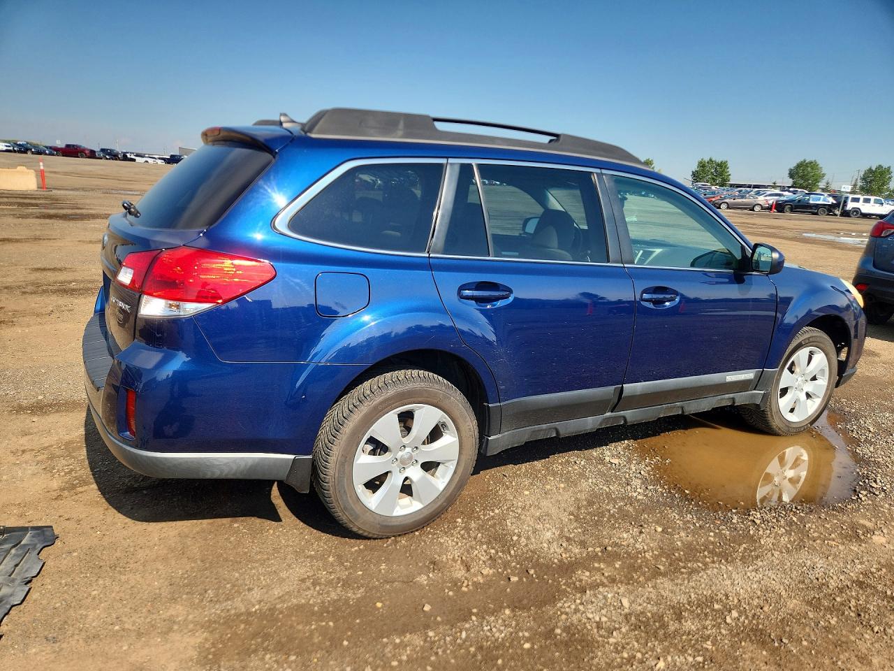 2011 Subaru Outback 2.5i Premium Blue vin: 4S4BRCHC6B3380568