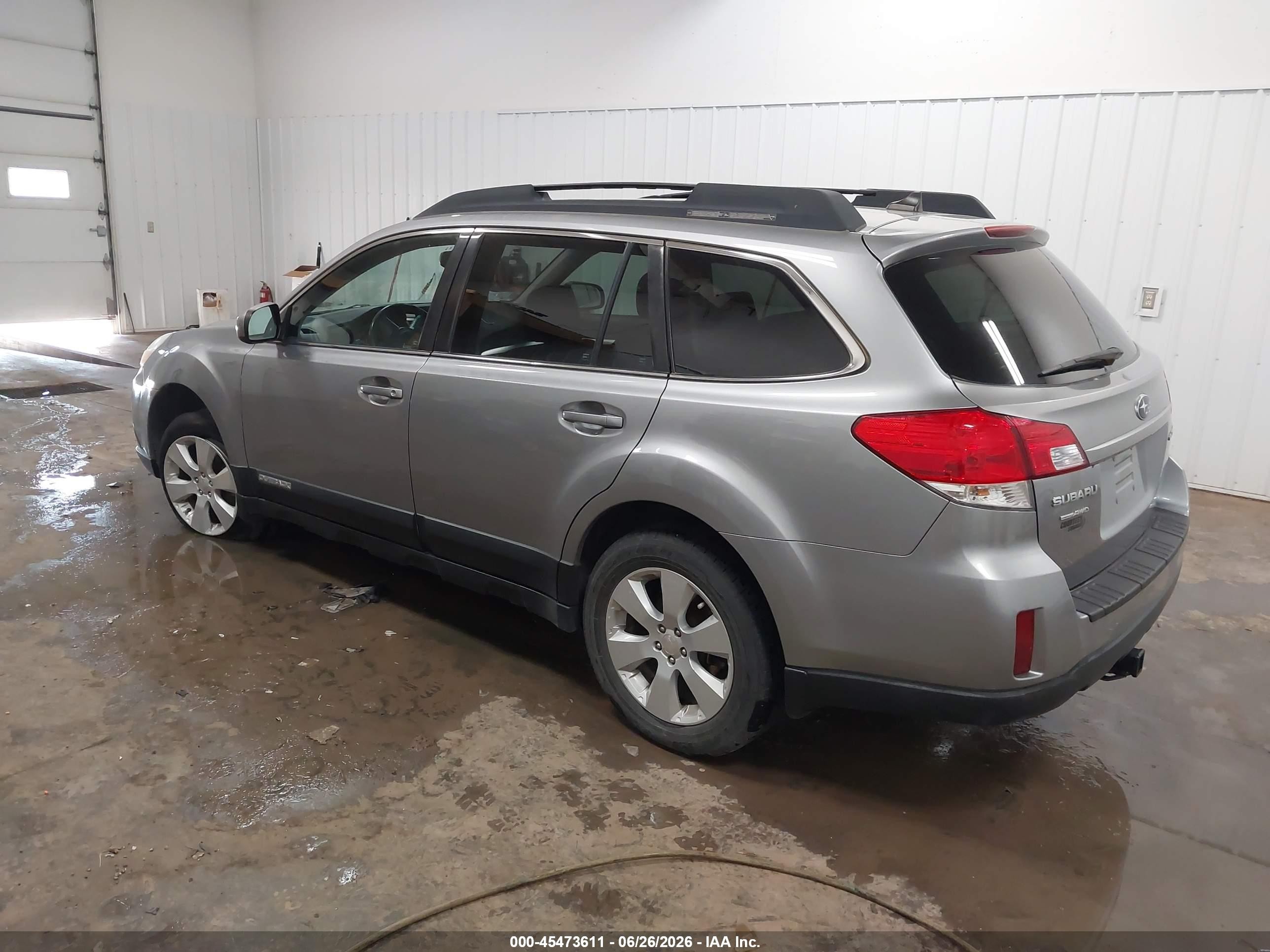 2011 Subaru Outback 2.5i Premium Silver vin: 4S4BRCHC7B3366209
