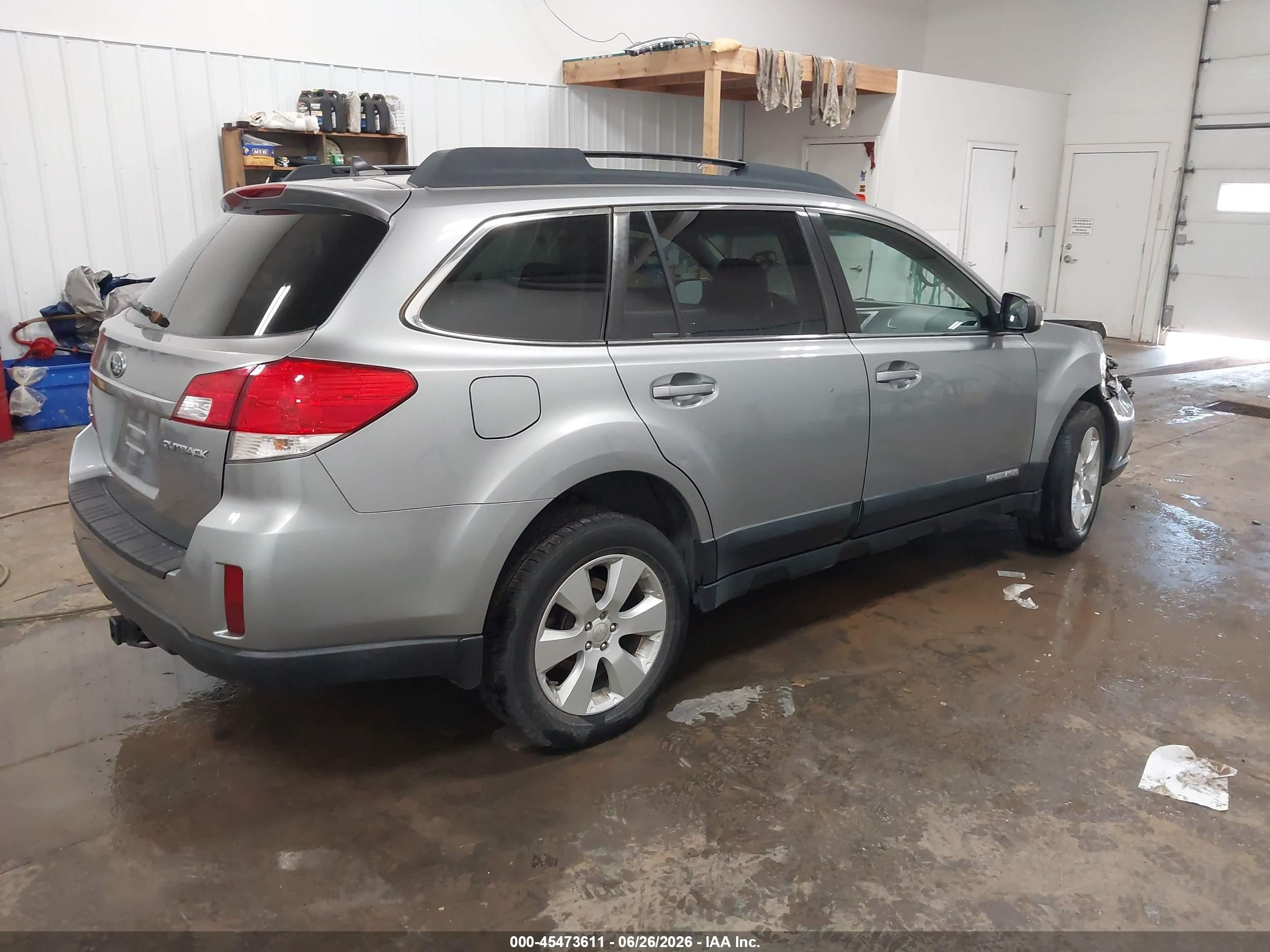 2011 Subaru Outback 2.5i Premium Silver vin: 4S4BRCHC7B3366209