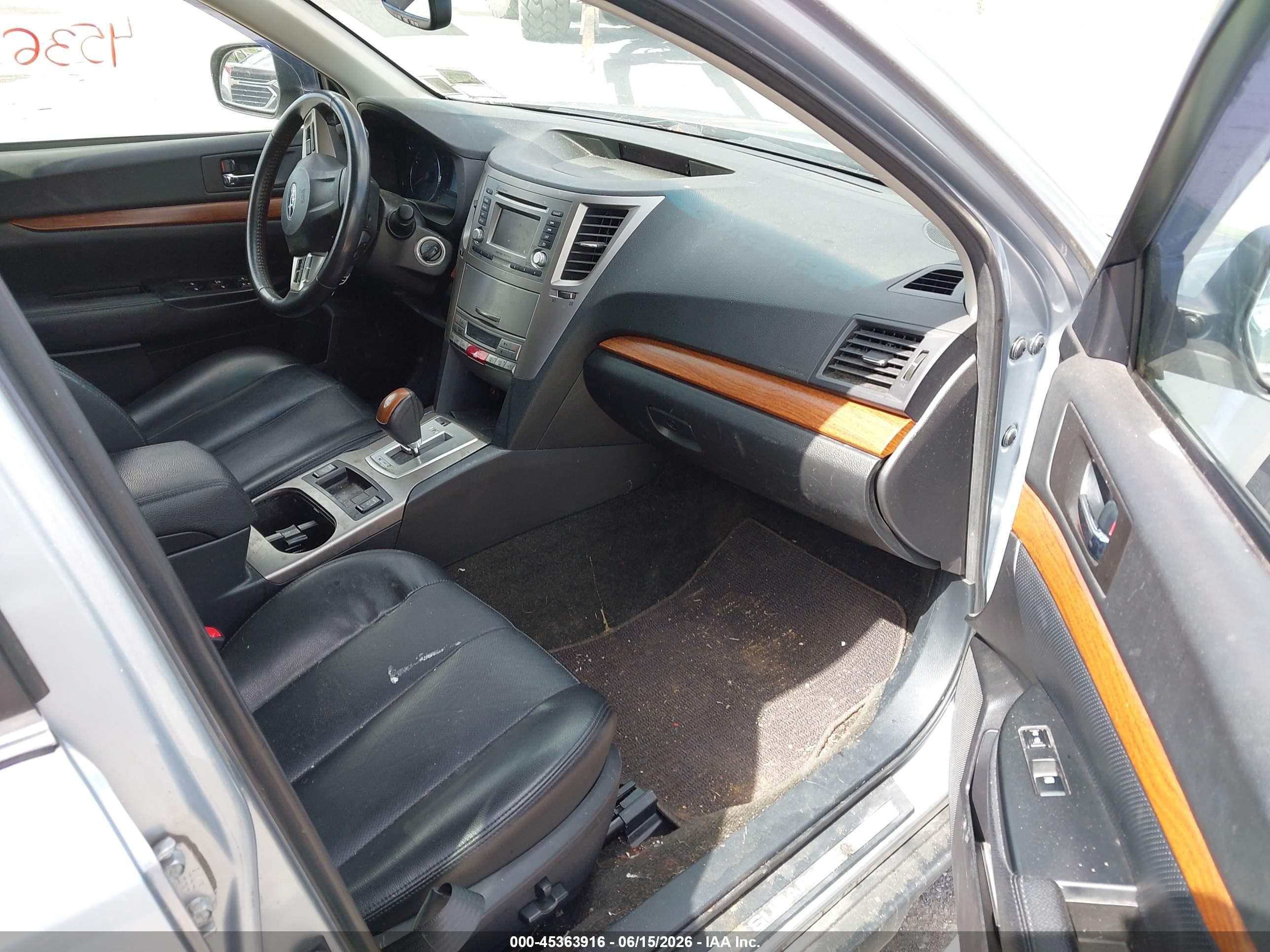 2013 Subaru Outback 2.5i Limited Silver vin: 4S4BRCJC1D3296848
