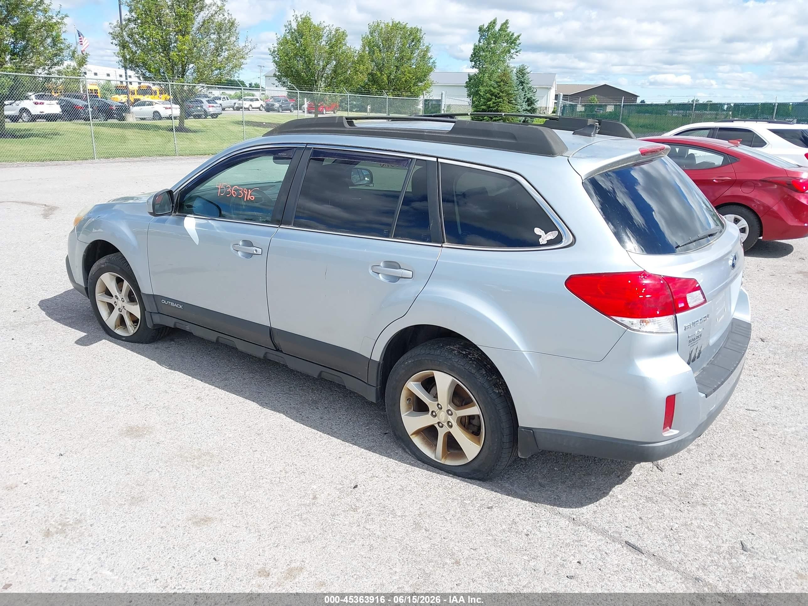 2013 Subaru Outback 2.5i Limited Silver vin: 4S4BRCJC1D3296848