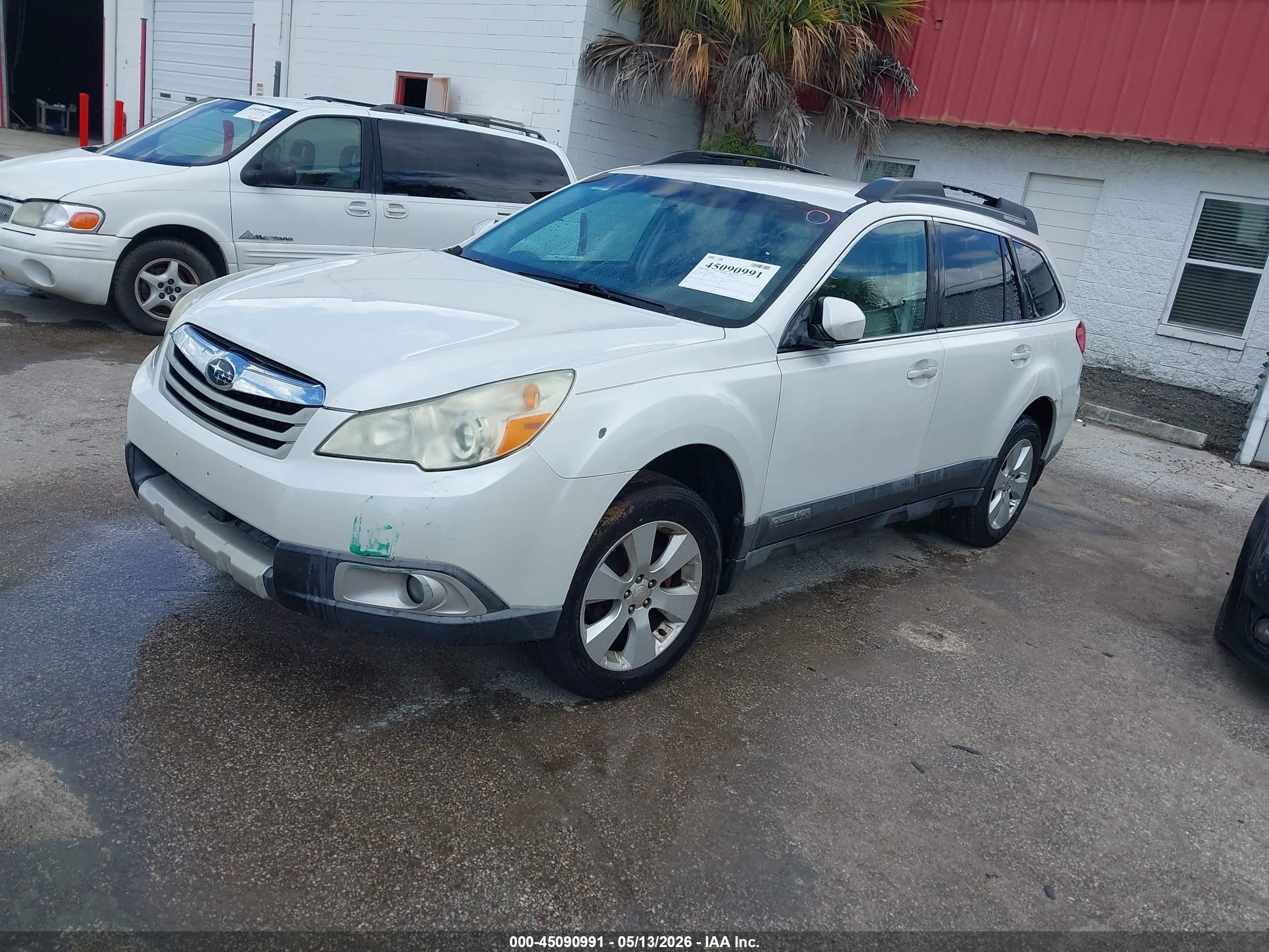 2011 Subaru Outback 2.5i Limited White vin: 4S4BRCJC2B3342474