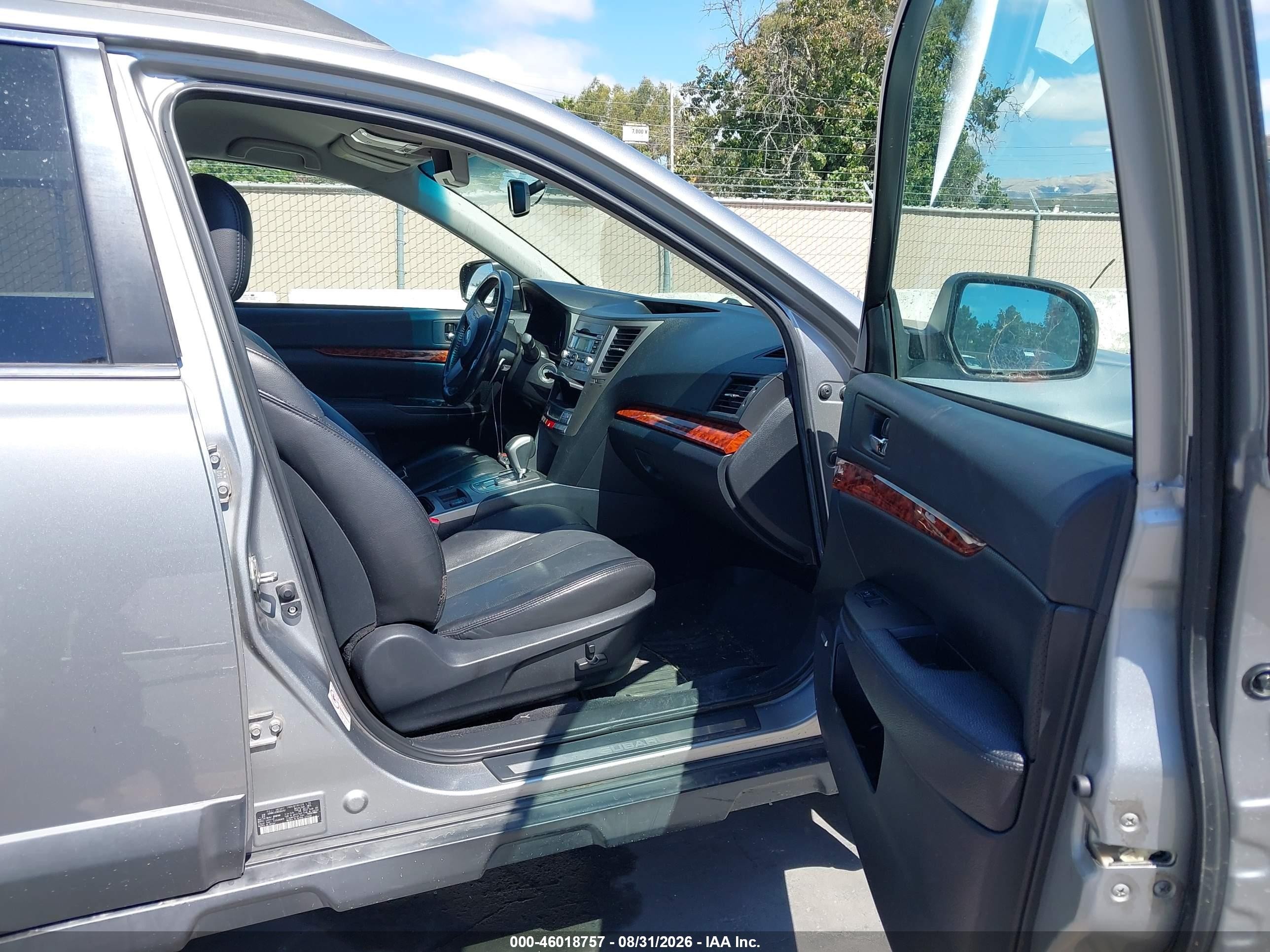 2011 Subaru Outback 2.5i Limited Silver vin: 4S4BRCJC2B3350767