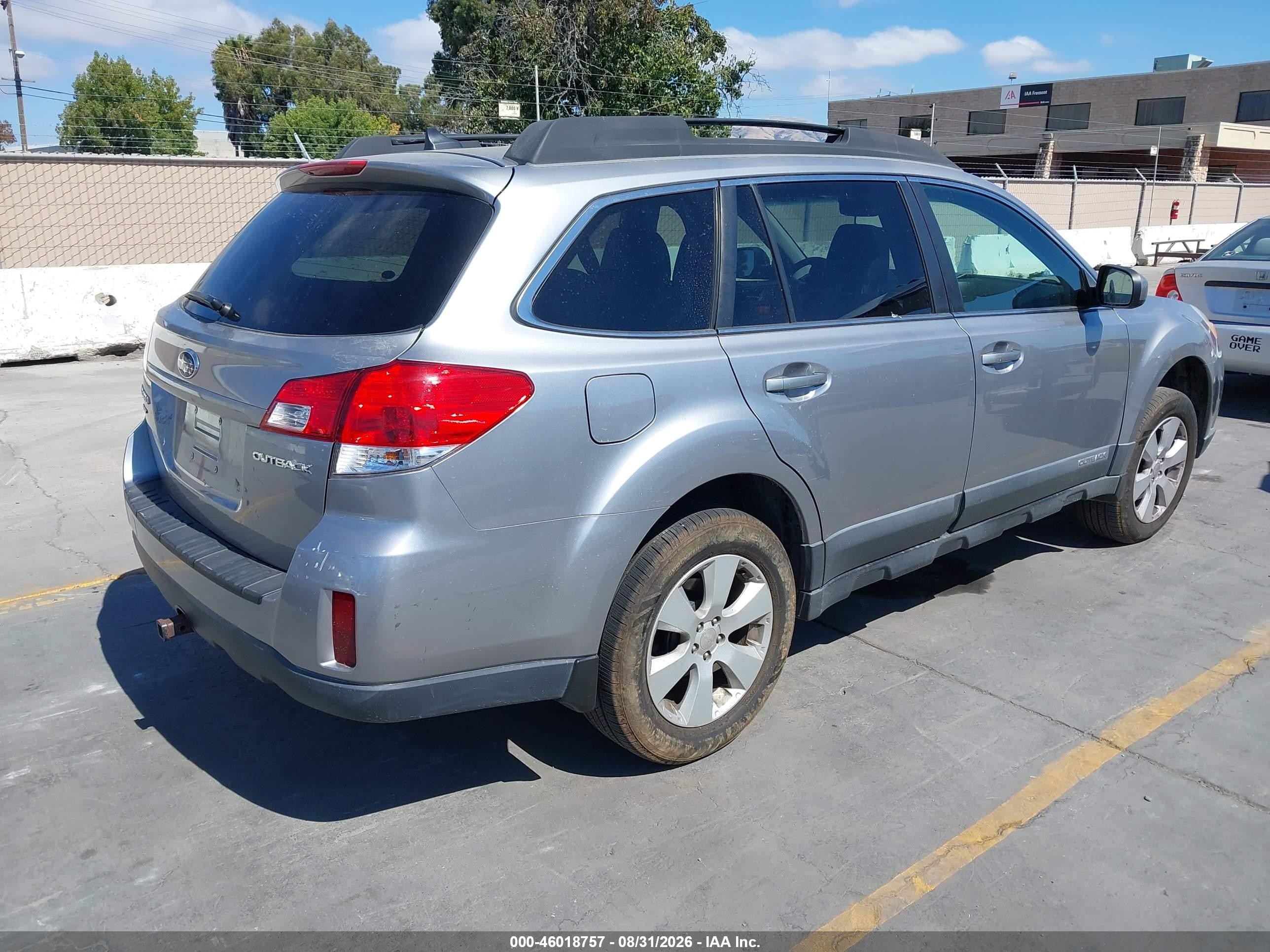 2011 Subaru Outback 2.5i Limited Silver vin: 4S4BRCJC2B3350767