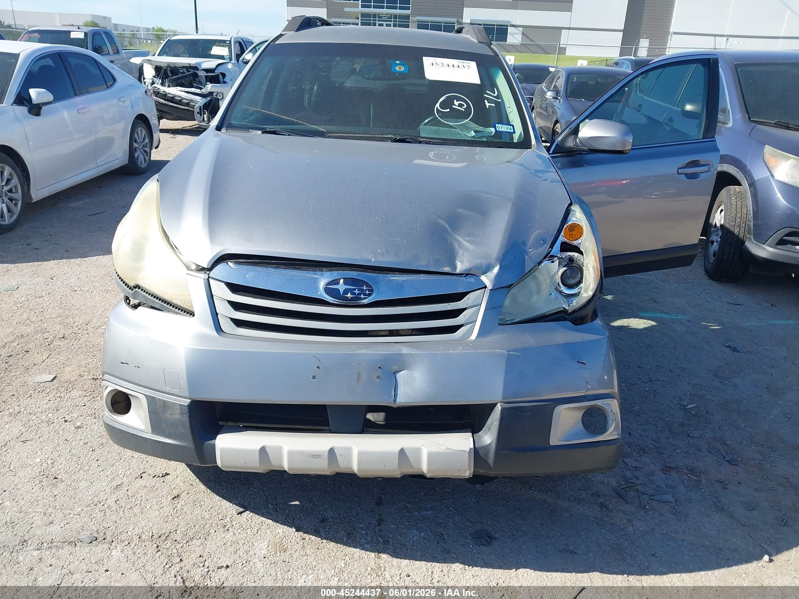 2011 Subaru Outback 2.5i Limited Silver vin: 4S4BRCJC3B3409504