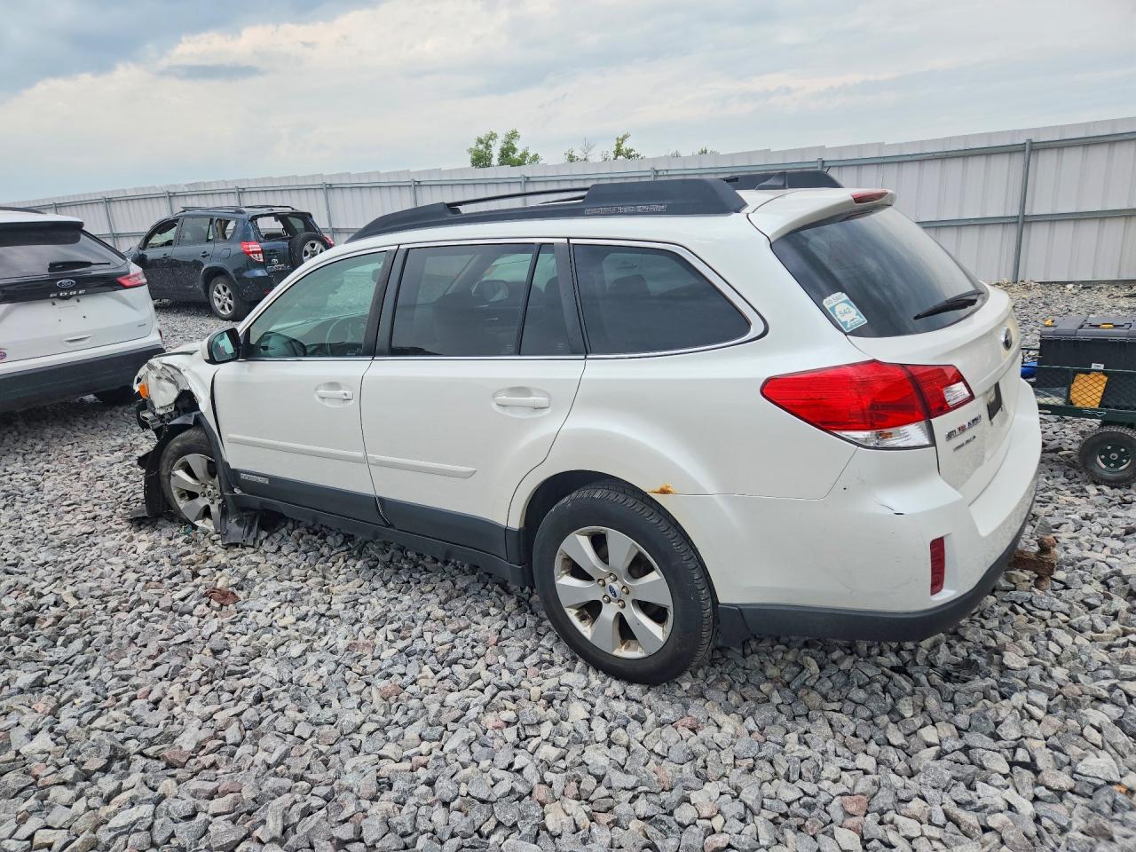 2012 Subaru Outback 2.5i Limited White vin: 4S4BRCJC3C3252879