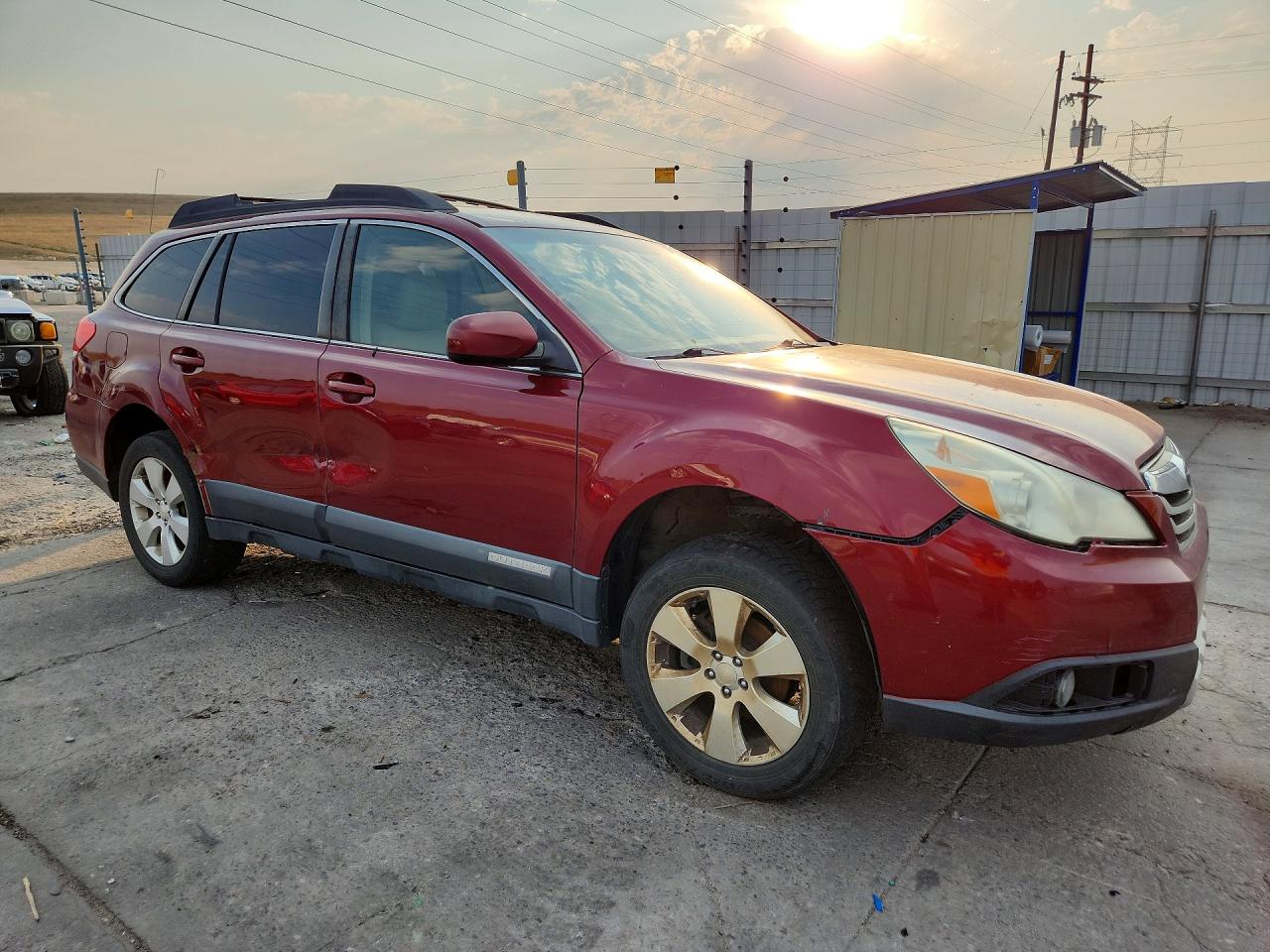 2011 Subaru Outback 2.5i Limited Red vin: 4S4BRCJC5B3362833