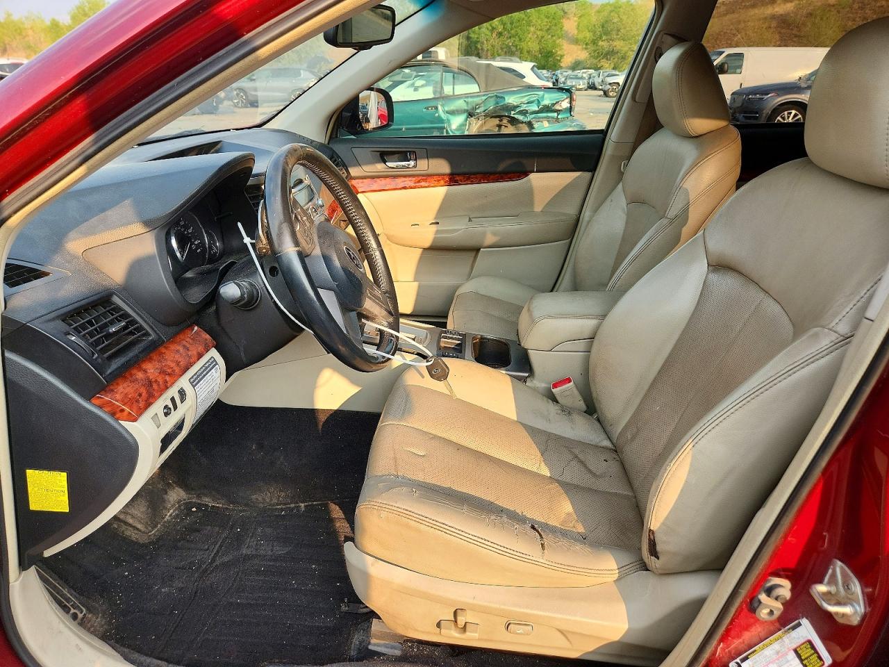 2011 Subaru Outback 2.5i Limited Red vin: 4S4BRCJC5B3362833