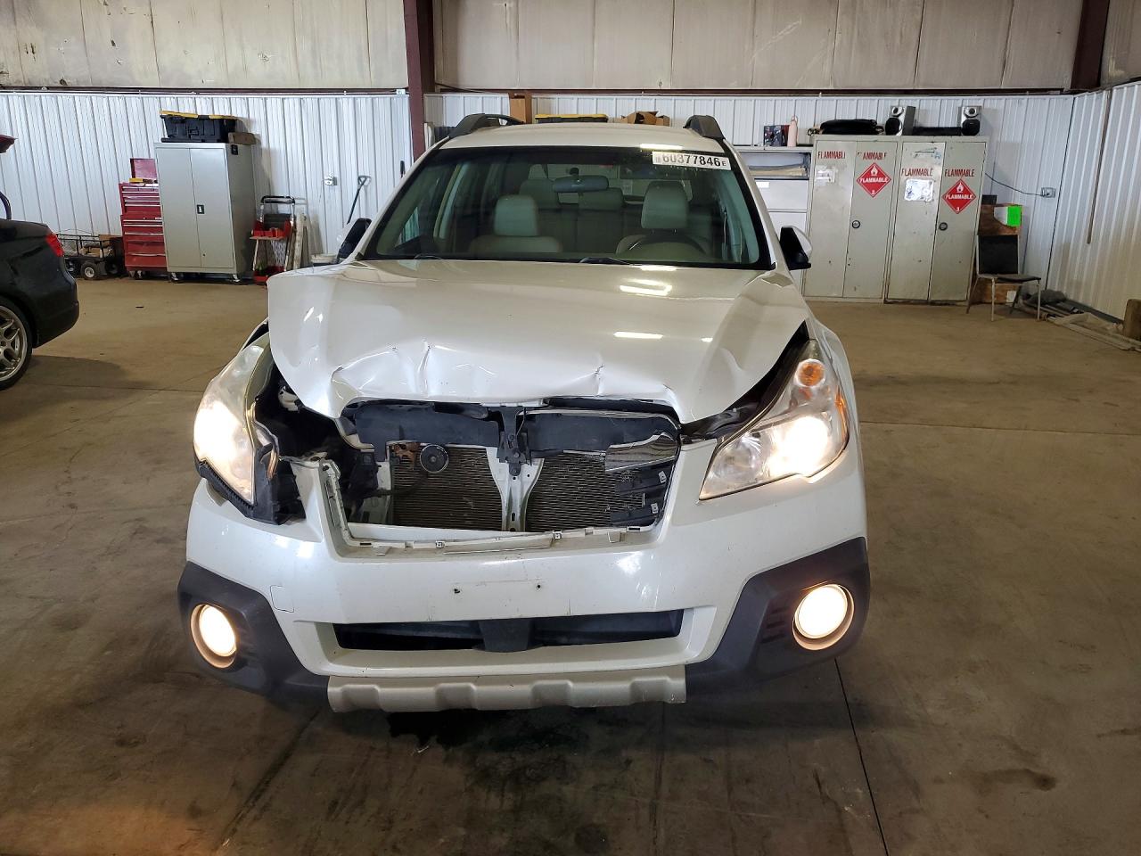 2013 Subaru Outback 2.5i Limited White vin: 4S4BRCJC5D3298375