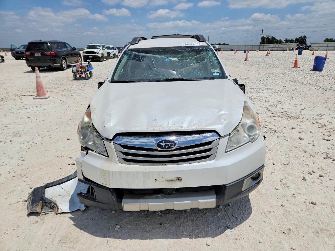 2012 Subaru Outback 2.5i Limited Белый vin: 4S4BRCJC6C3288369
