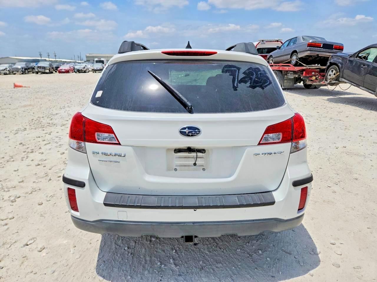 2012 Subaru Outback 2.5i Limited Белый vin: 4S4BRCJC6C3288369