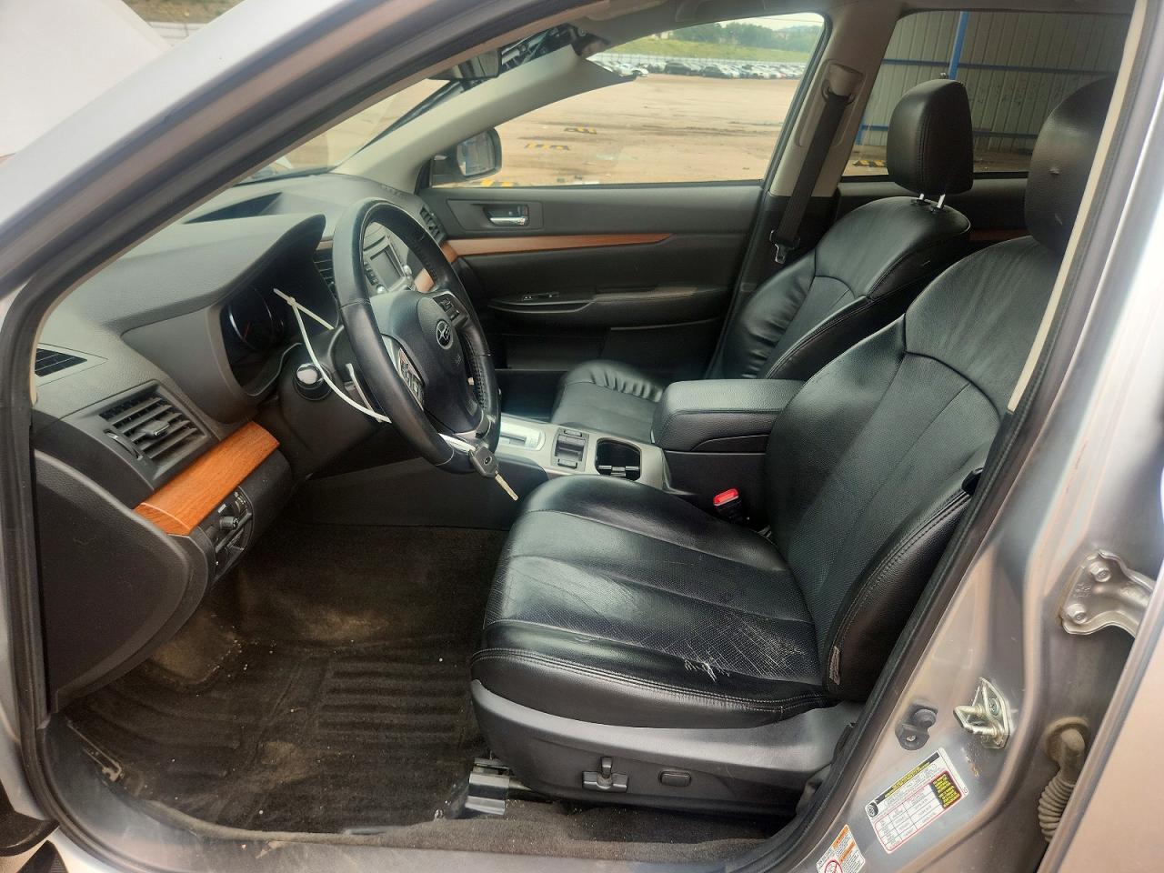 2013 Subaru Outback 2.5i Limited Silver vin: 4S4BRCJC6D3211955