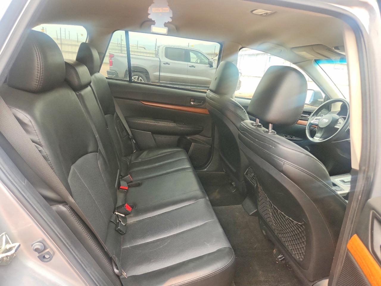 2013 Subaru Outback 2.5i Limited Silver vin: 4S4BRCJC6D3211955