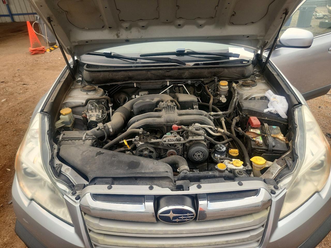 2013 Subaru Outback 2.5i Limited Silver vin: 4S4BRCJC6D3211955