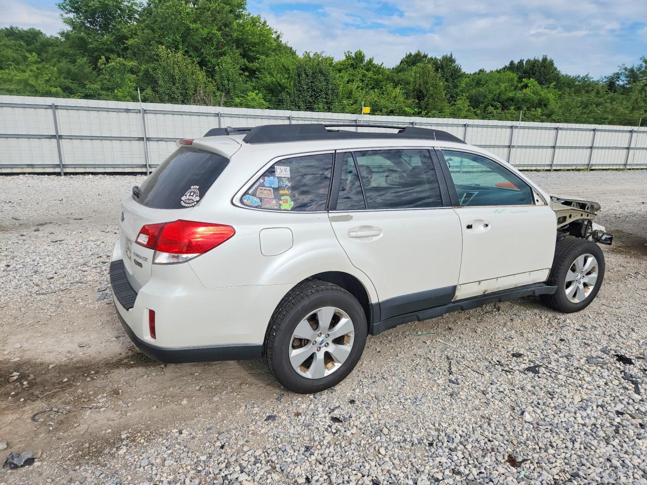 2012 Subaru Outback 2.5i Limited White vin: 4S4BRCJC7C3247992