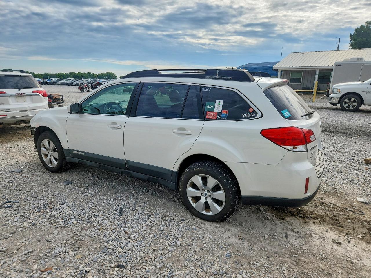 2012 Subaru Outback 2.5i Limited White vin: 4S4BRCJC7C3247992