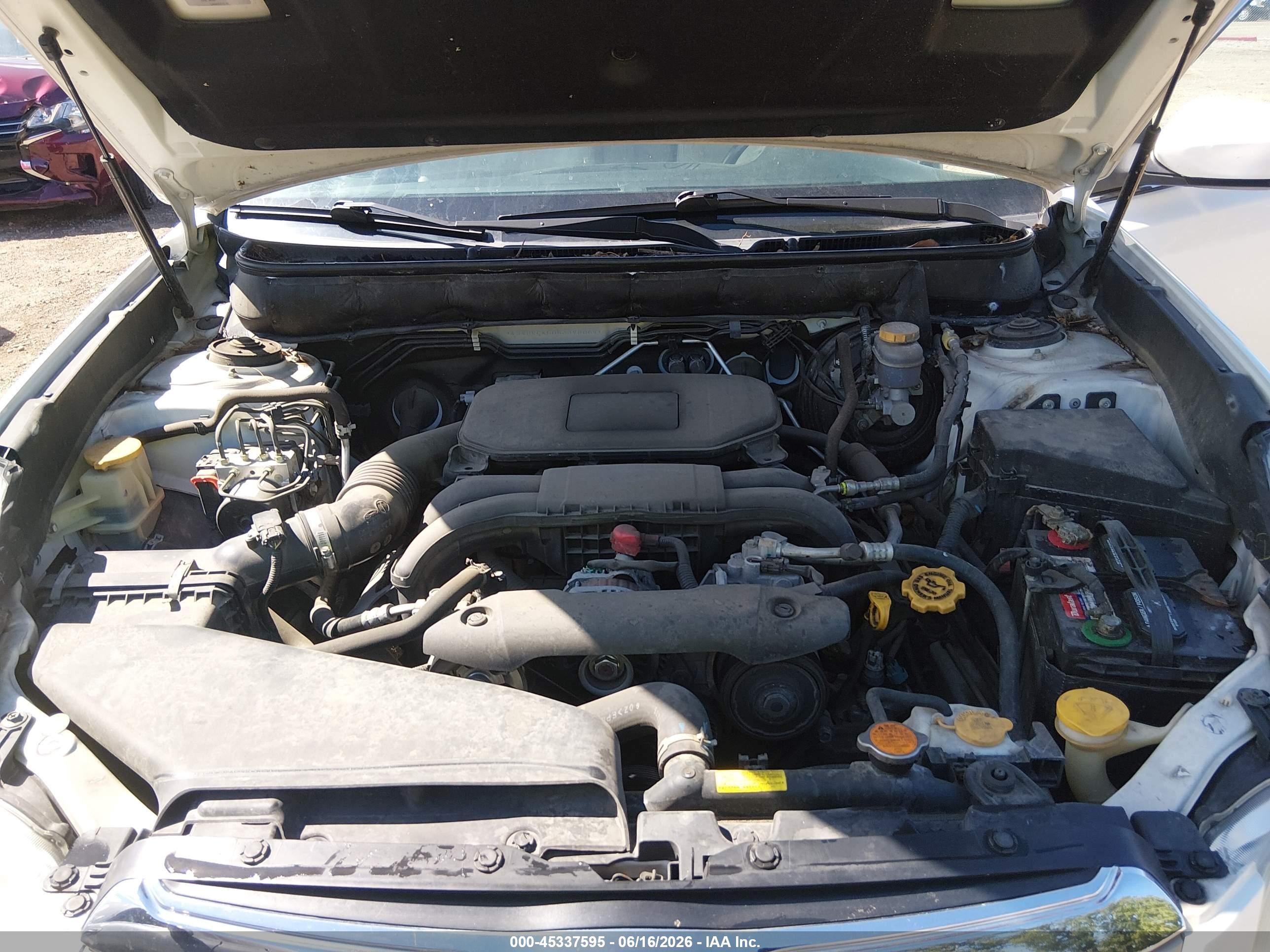 2011 Subaru Outback 2.5i Limited Белый vin: 4S4BRCKC0B3398069