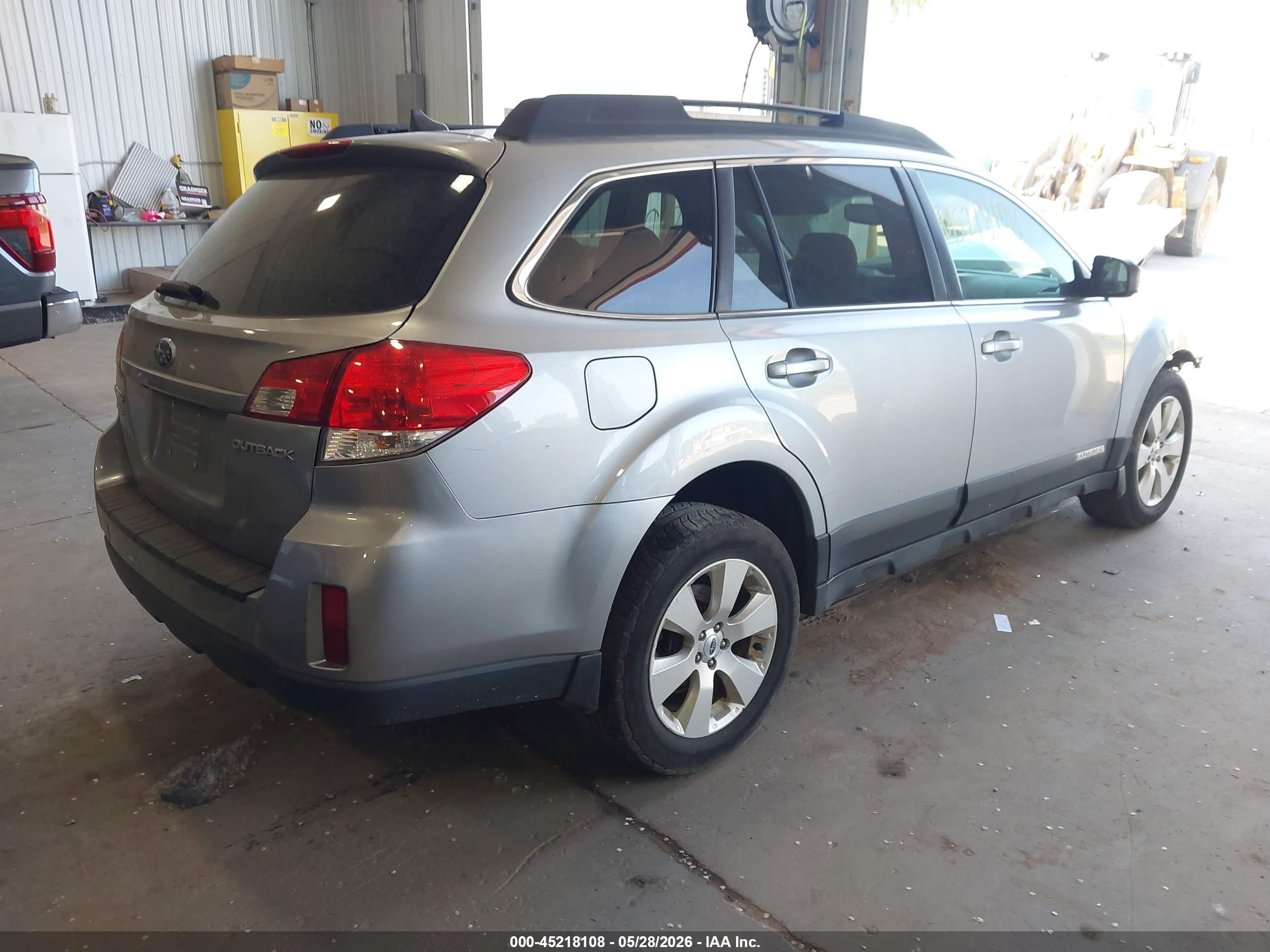 2011 Subaru Outback 2.5i Limited Silver vin: 4S4BRCKC0B3446086