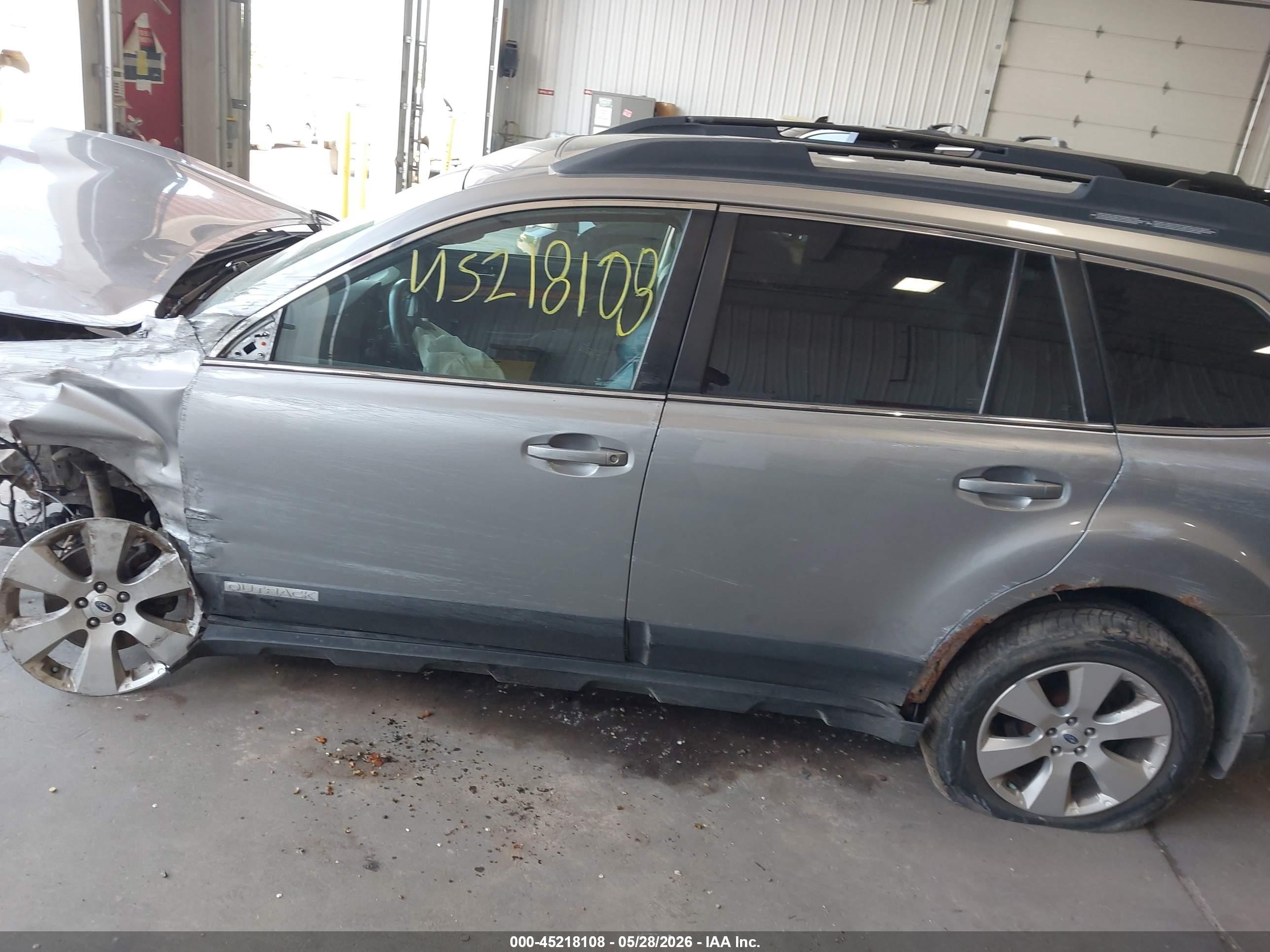 2011 Subaru Outback 2.5i Limited Silver vin: 4S4BRCKC0B3446086