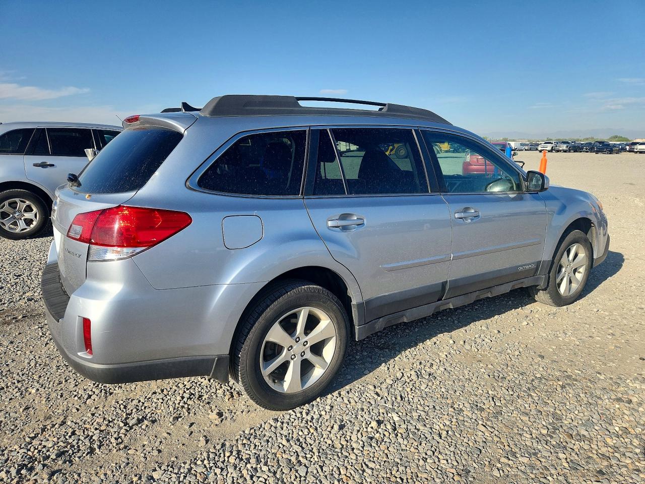 2013 Subaru Outback 2.5i Limited Silver vin: 4S4BRCKC0D3234811