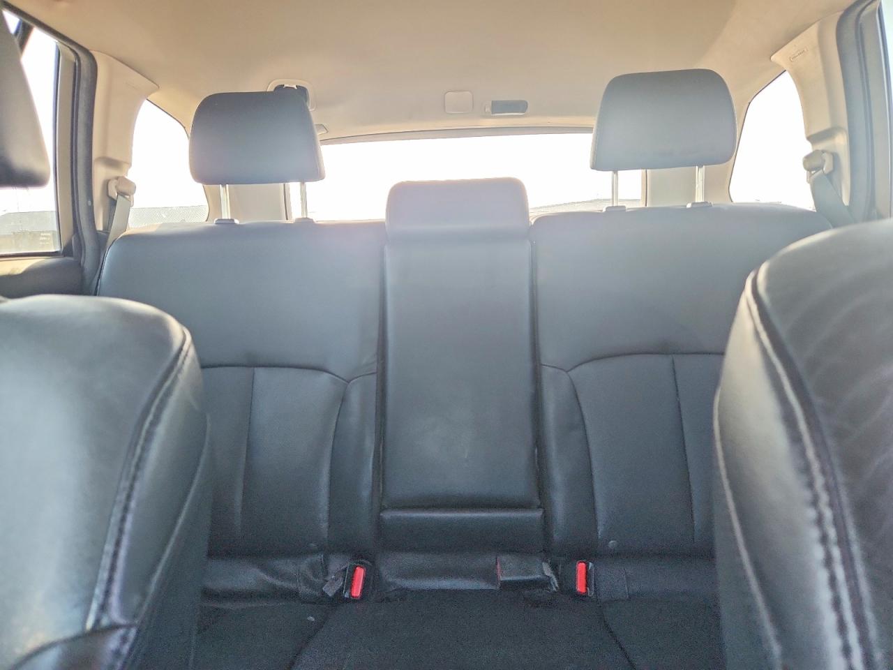 2013 Subaru Outback 2.5i Limited Silver vin: 4S4BRCKC0D3234811