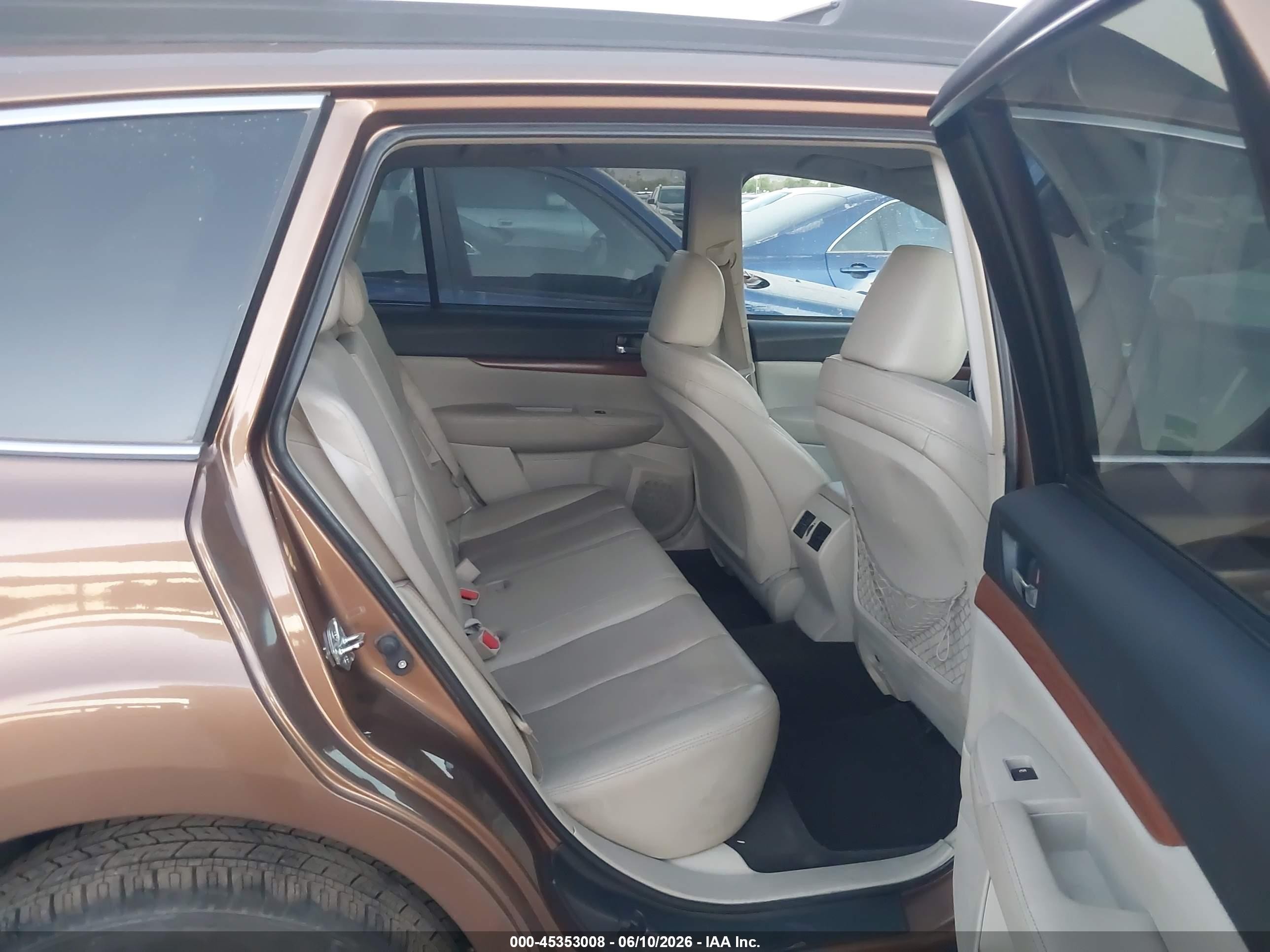 2013 Subaru Outback 2.5i Limited Brown vin: 4S4BRCKC0D3268800