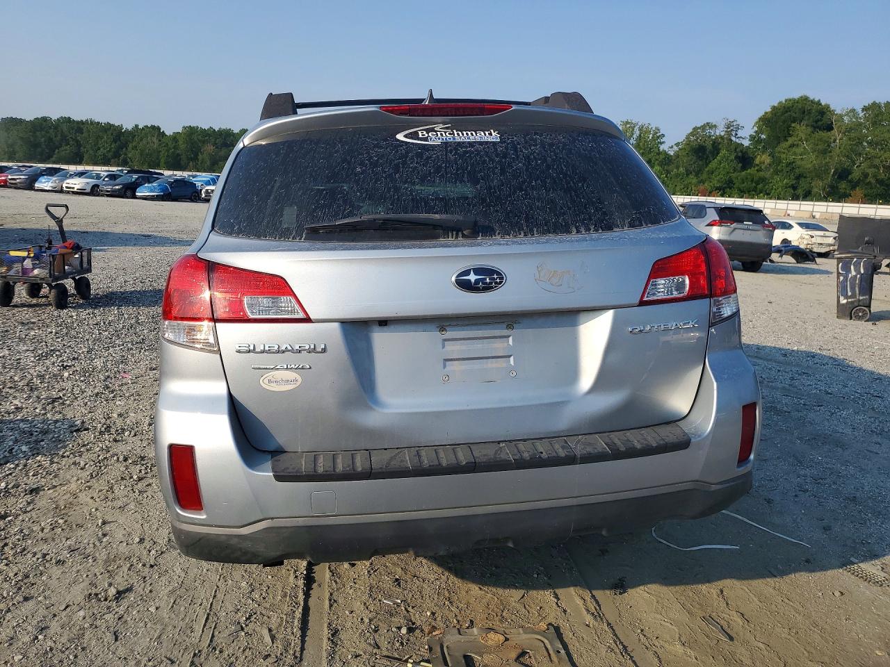 2013 Subaru Outback 2.5i Limited Silver vin: 4S4BRCKC0D3270756