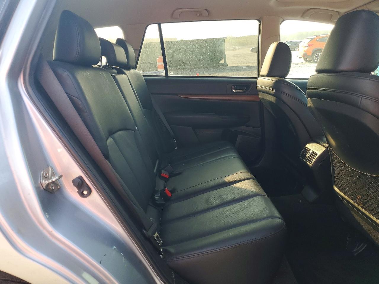 2013 Subaru Outback 2.5i Limited Silver vin: 4S4BRCKC0D3270756